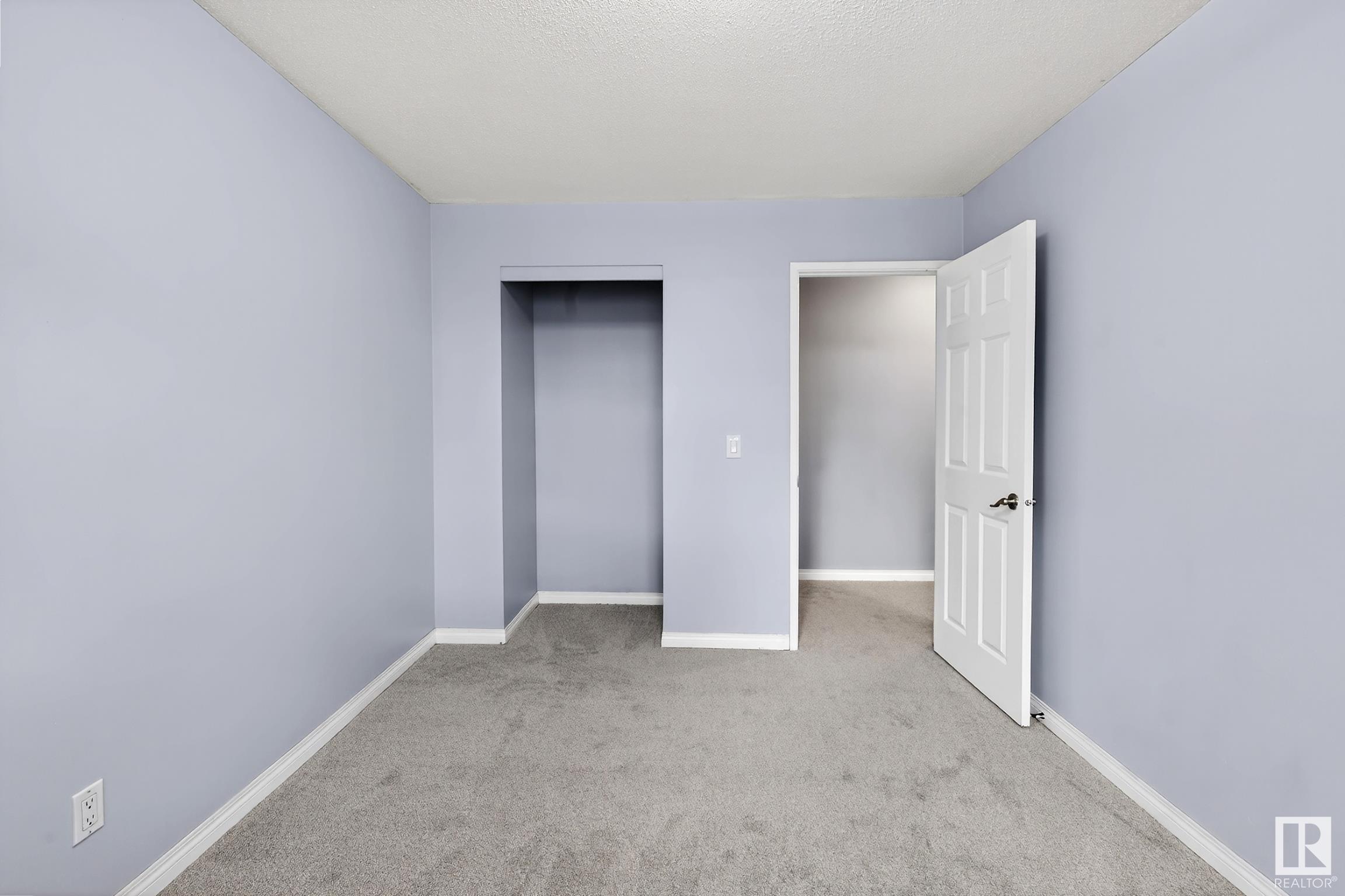 5722 143 AV NW
