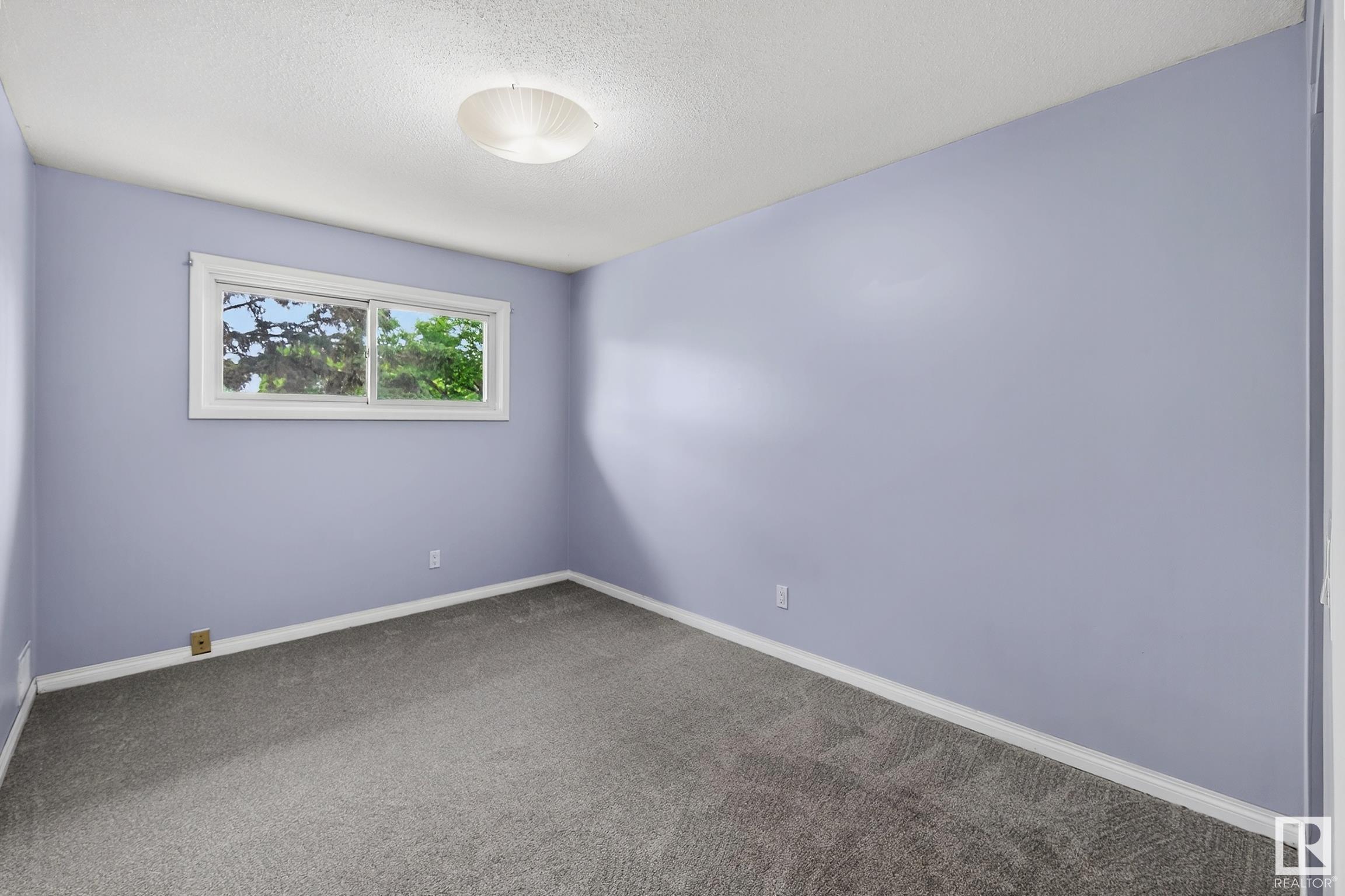 5722 143 AV NW