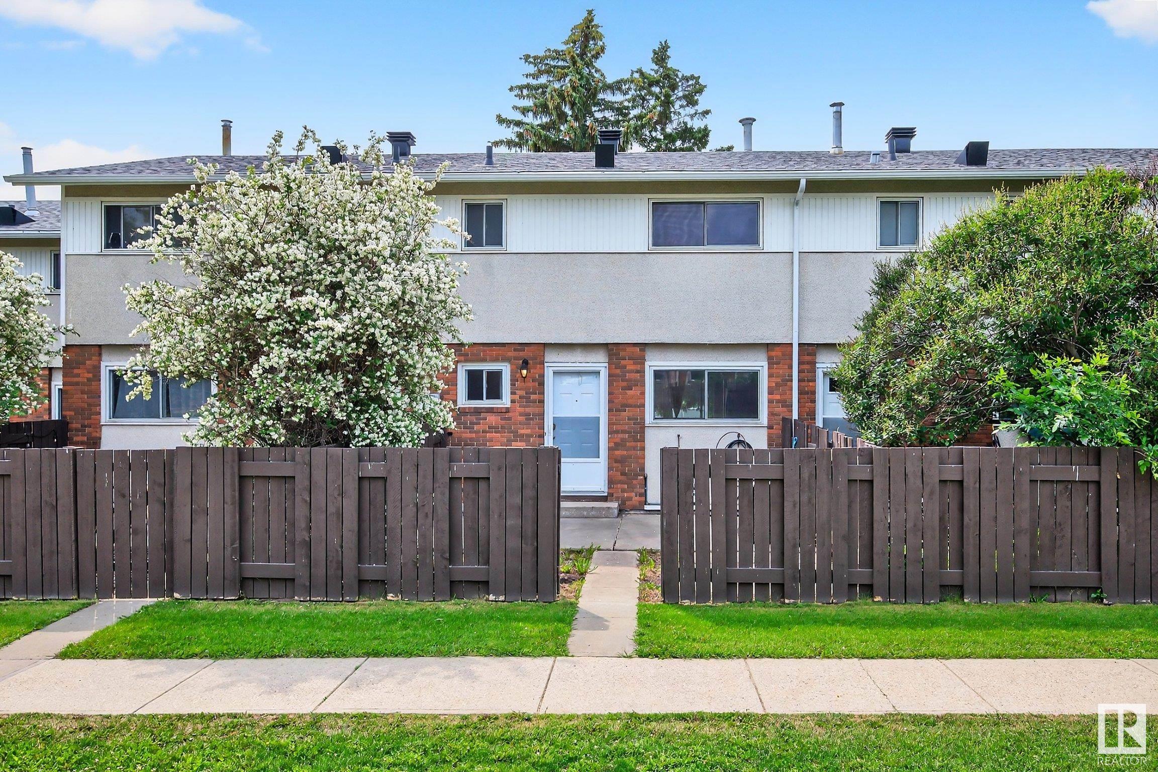 5722 143 AV NW