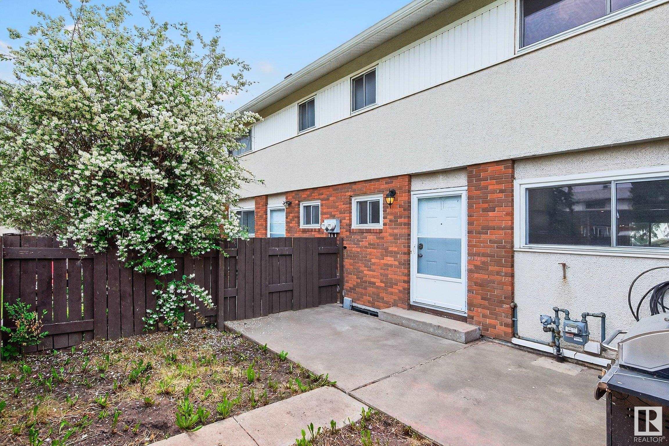 5722 143 AV NW