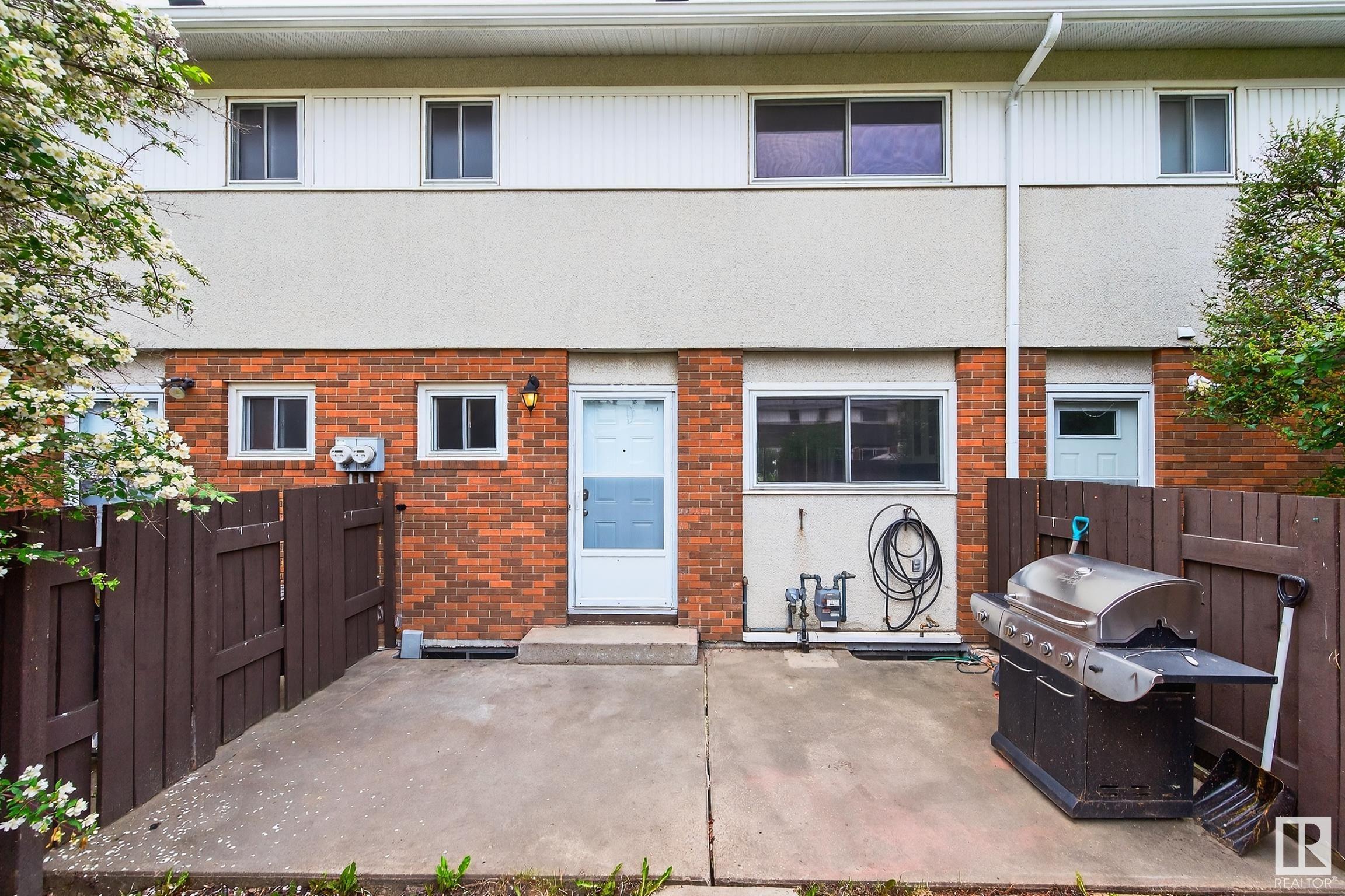 5722 143 AV NW
