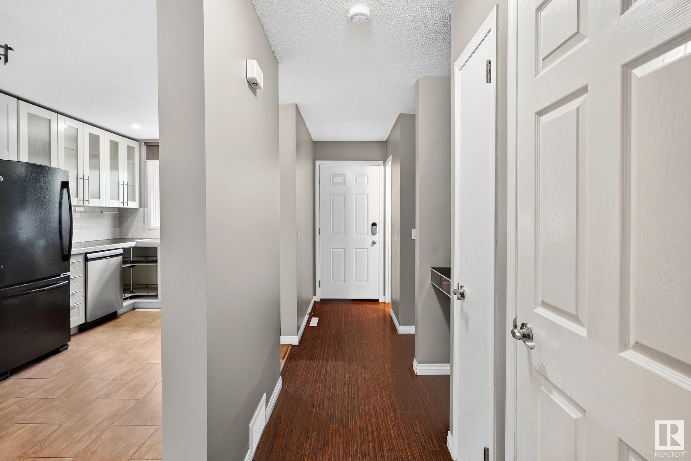 5722 143 AV NW