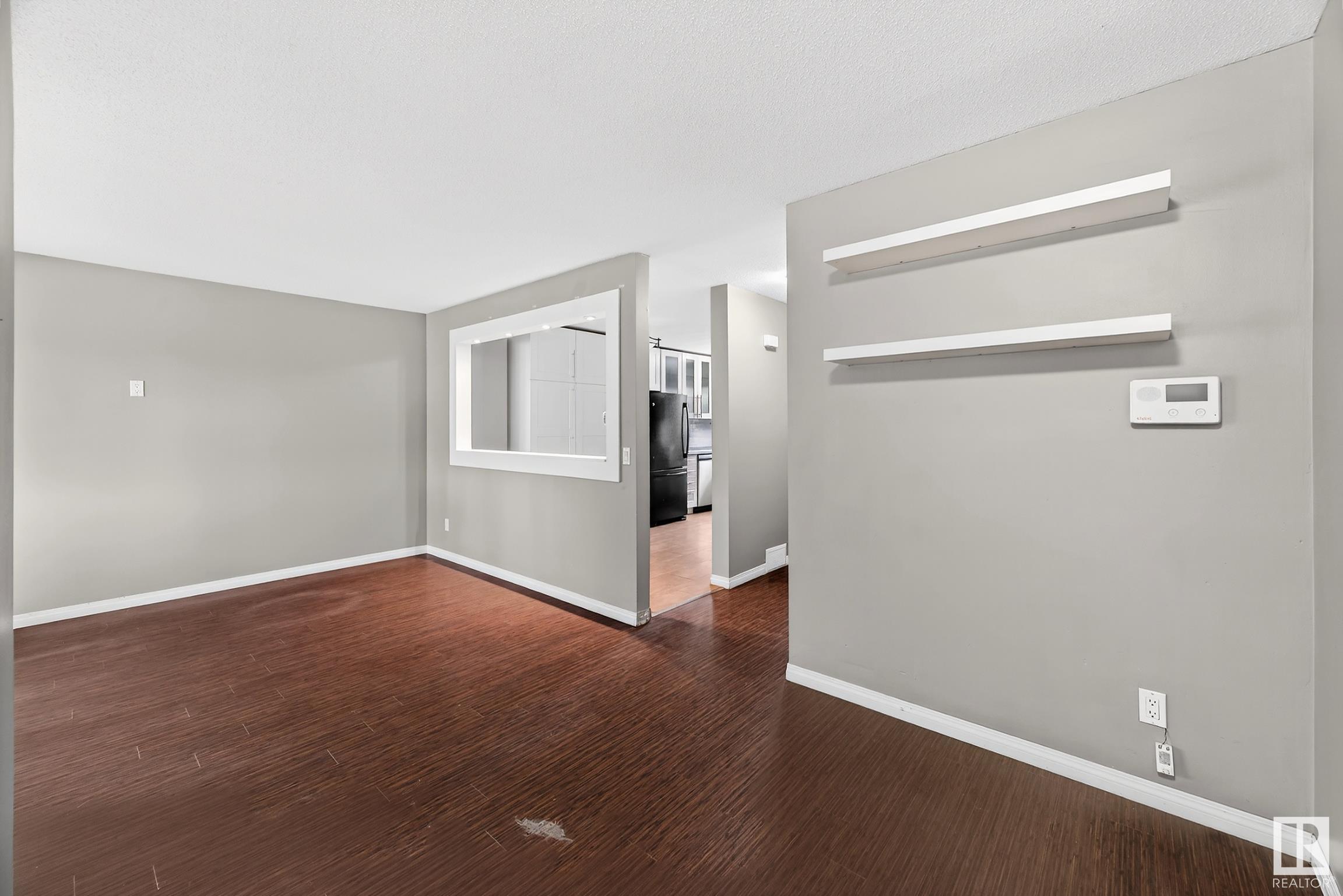 5722 143 AV NW