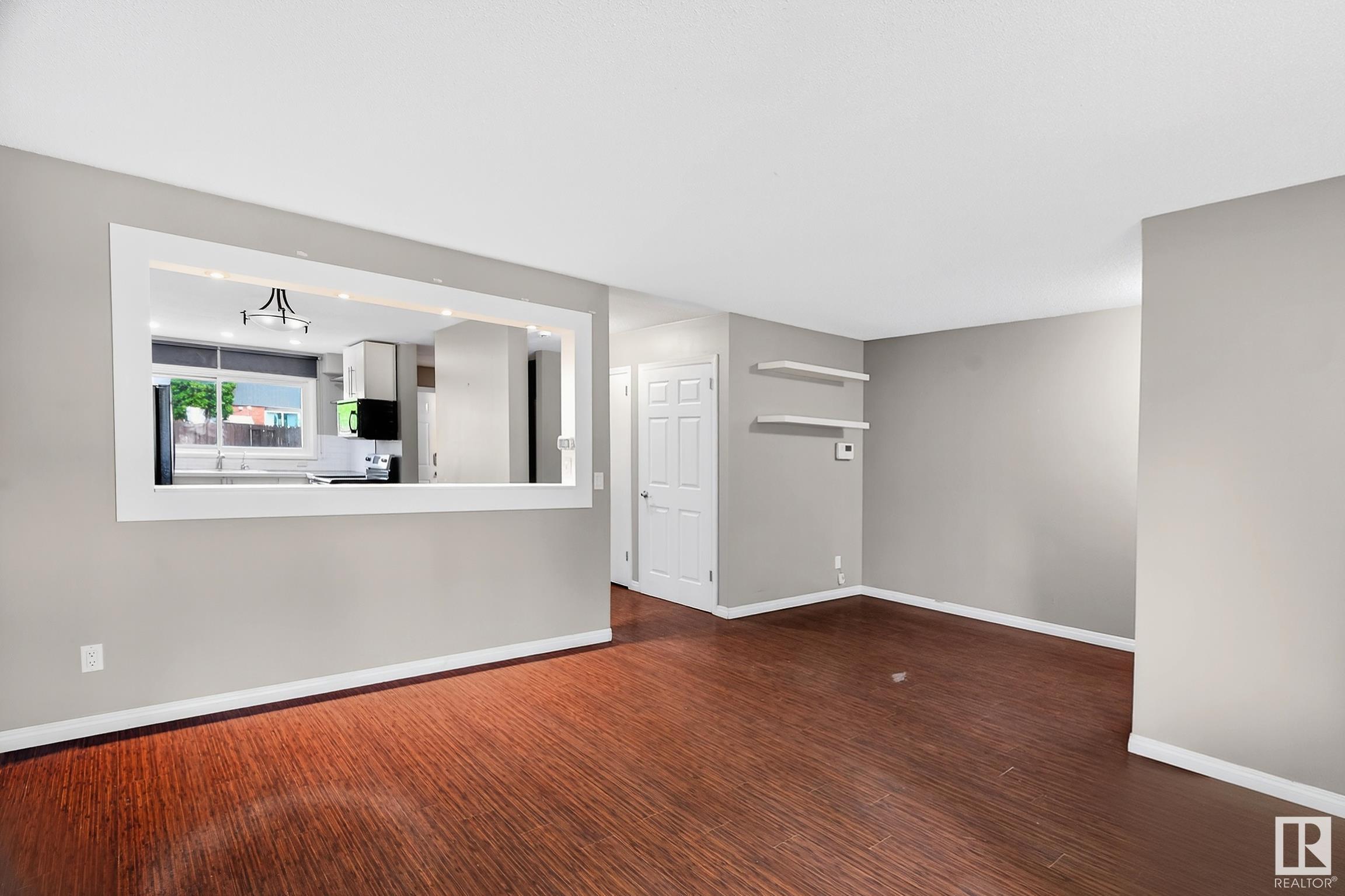 5722 143 AV NW