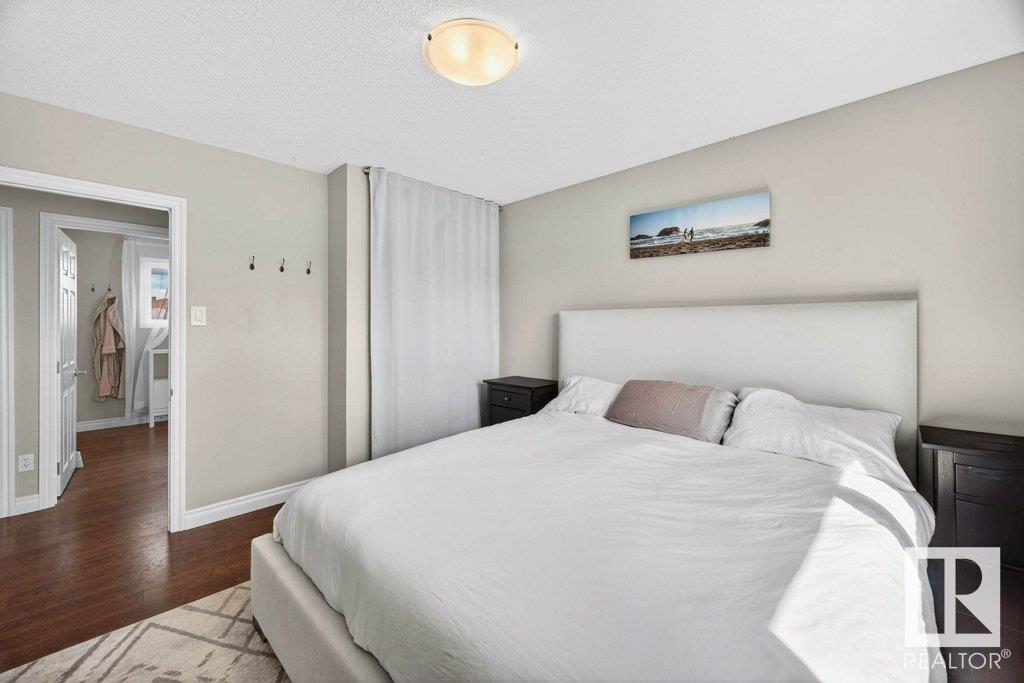 5608 89 AV NW