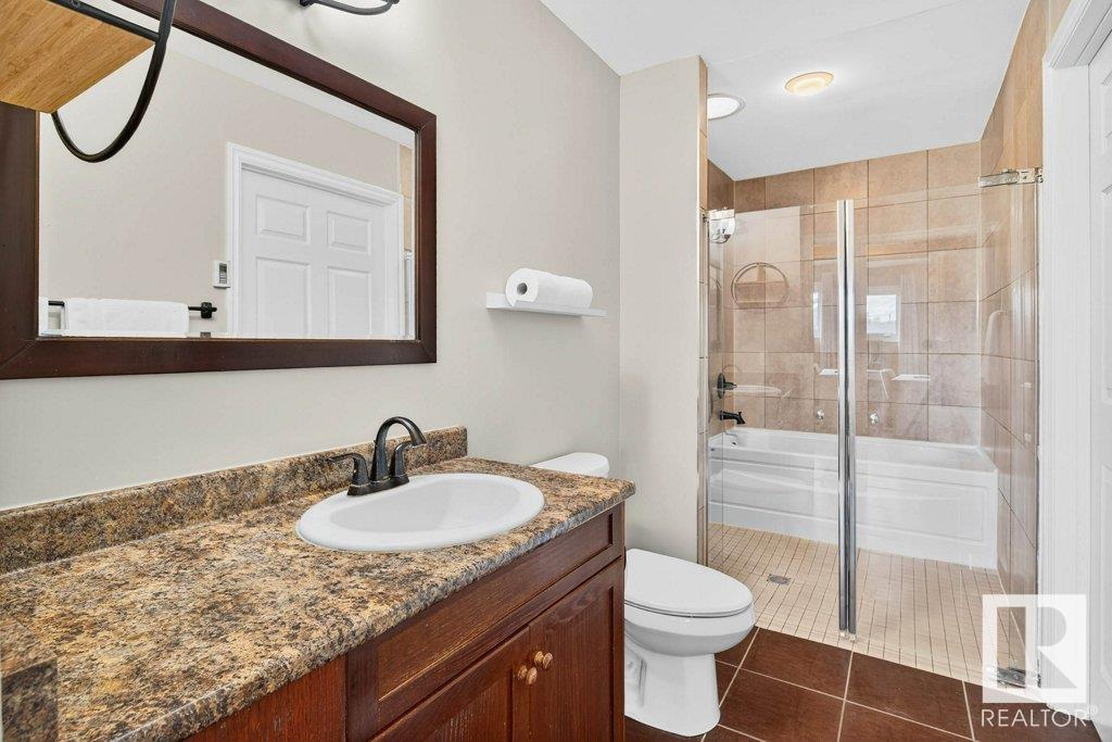 5608 89 AV NW