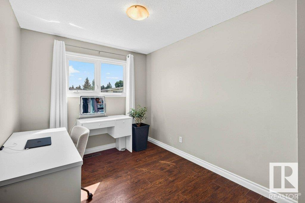 5608 89 AV NW