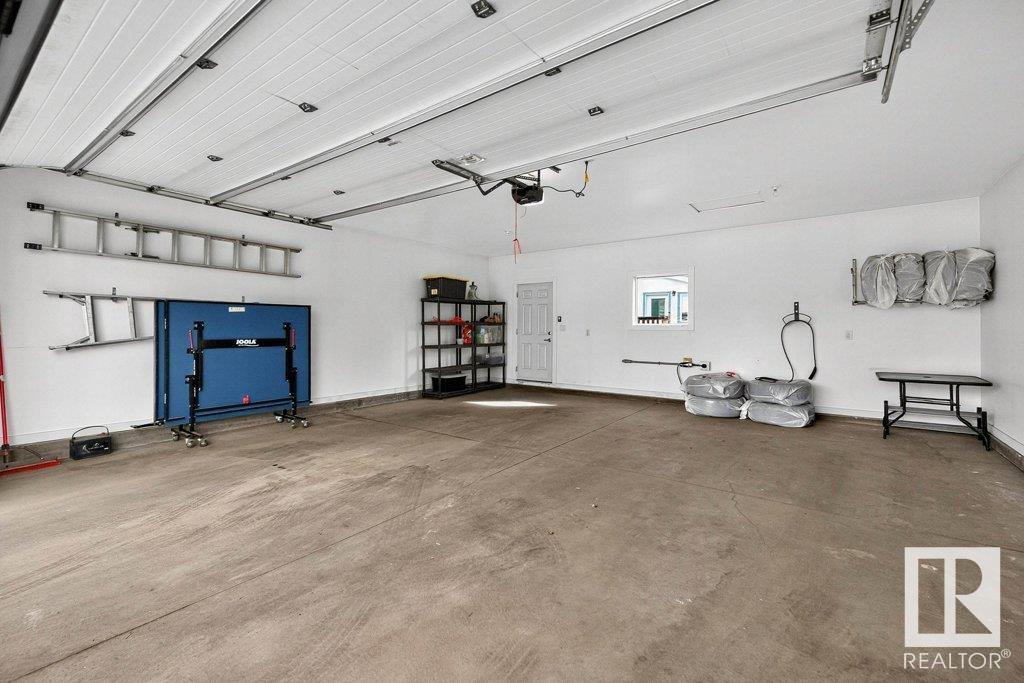 5608 89 AV NW