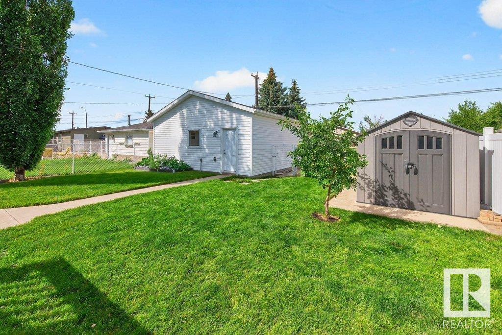 5608 89 AV NW
