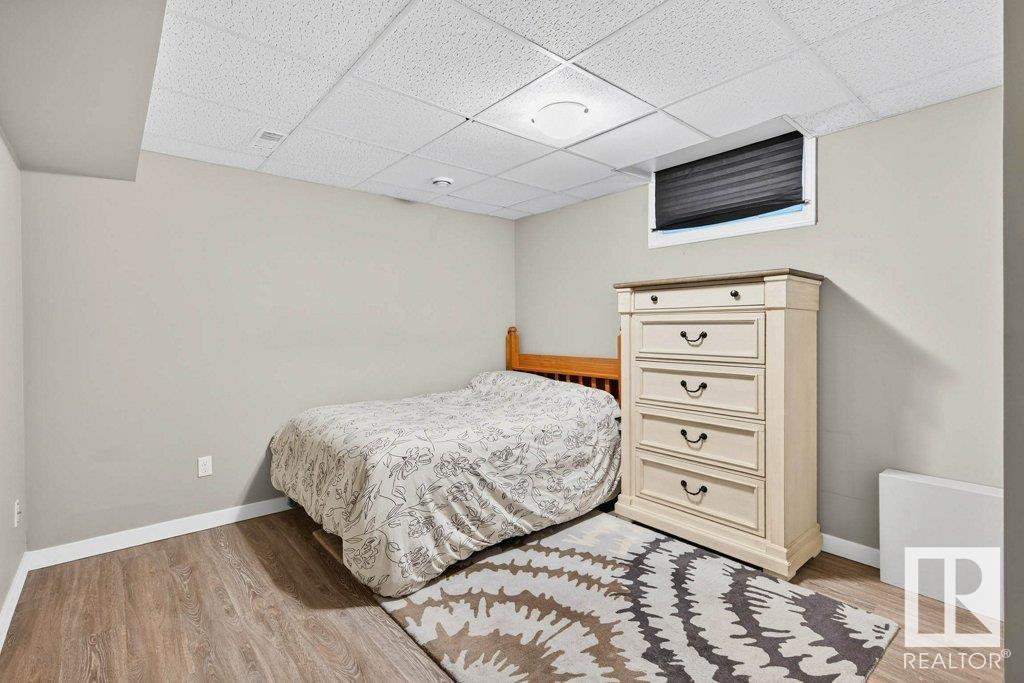 5608 89 AV NW