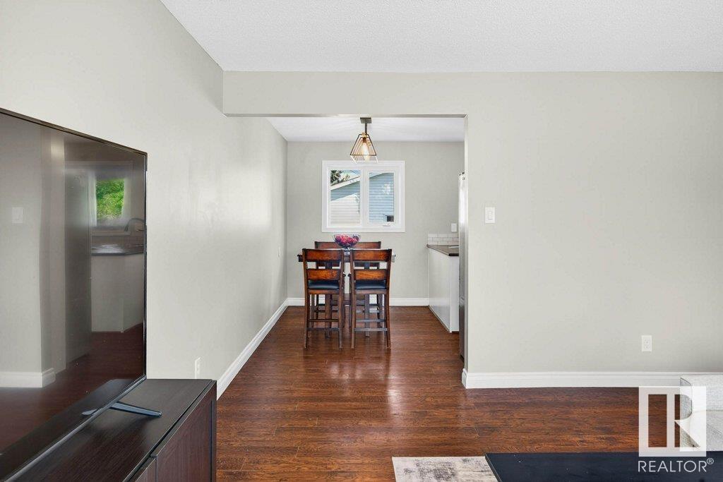 5608 89 AV NW