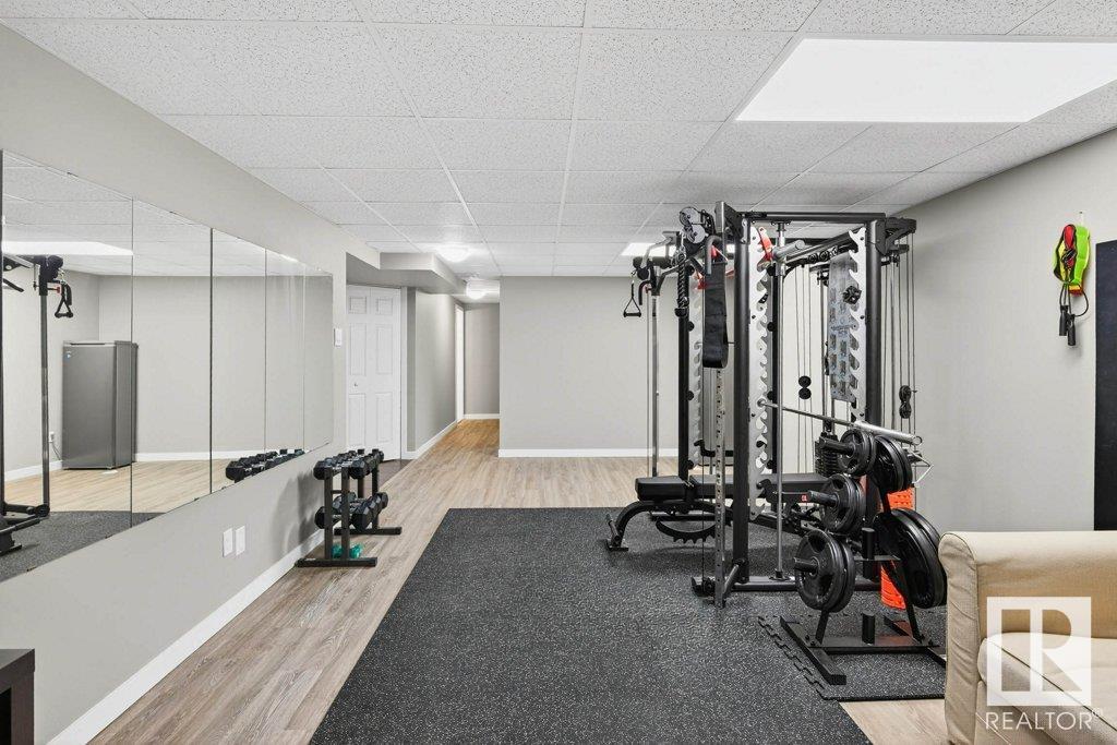 5608 89 AV NW