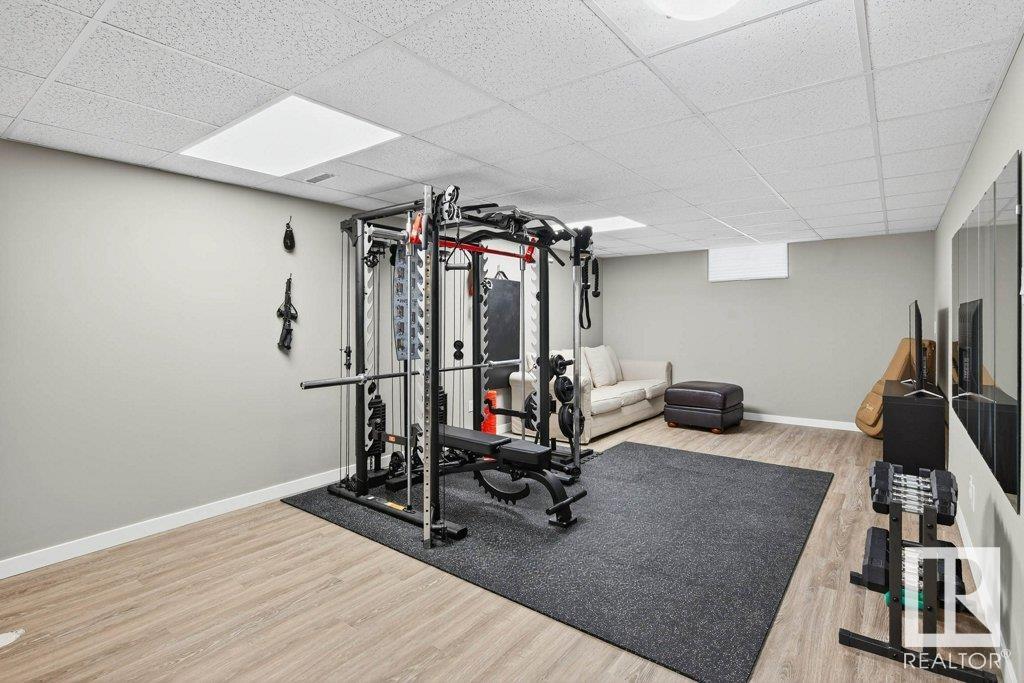 5608 89 AV NW