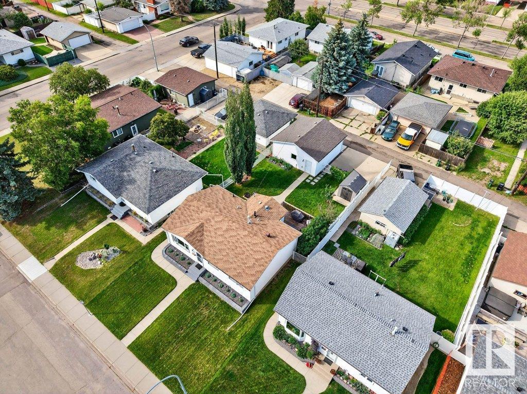 5608 89 AV NW