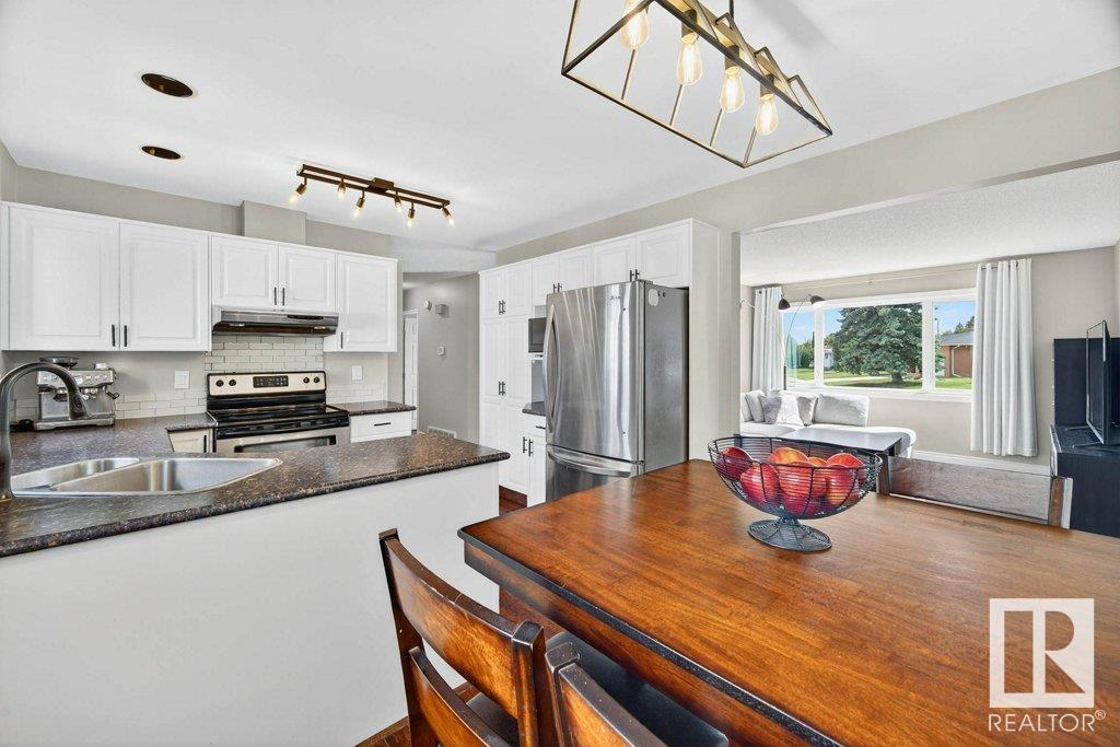 5608 89 AV NW