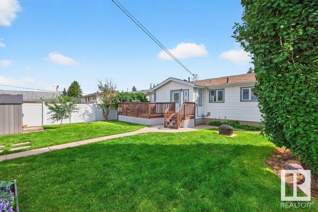 5608 89 AV NW