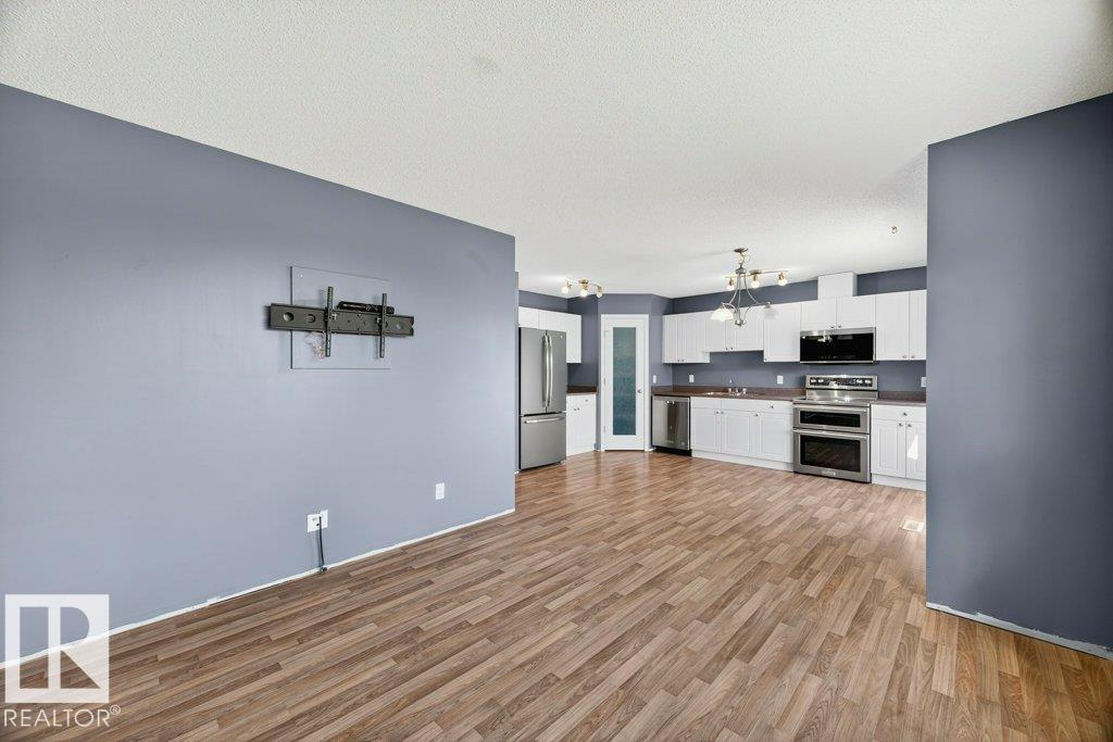 #21 450 HYNDMAN CR NW