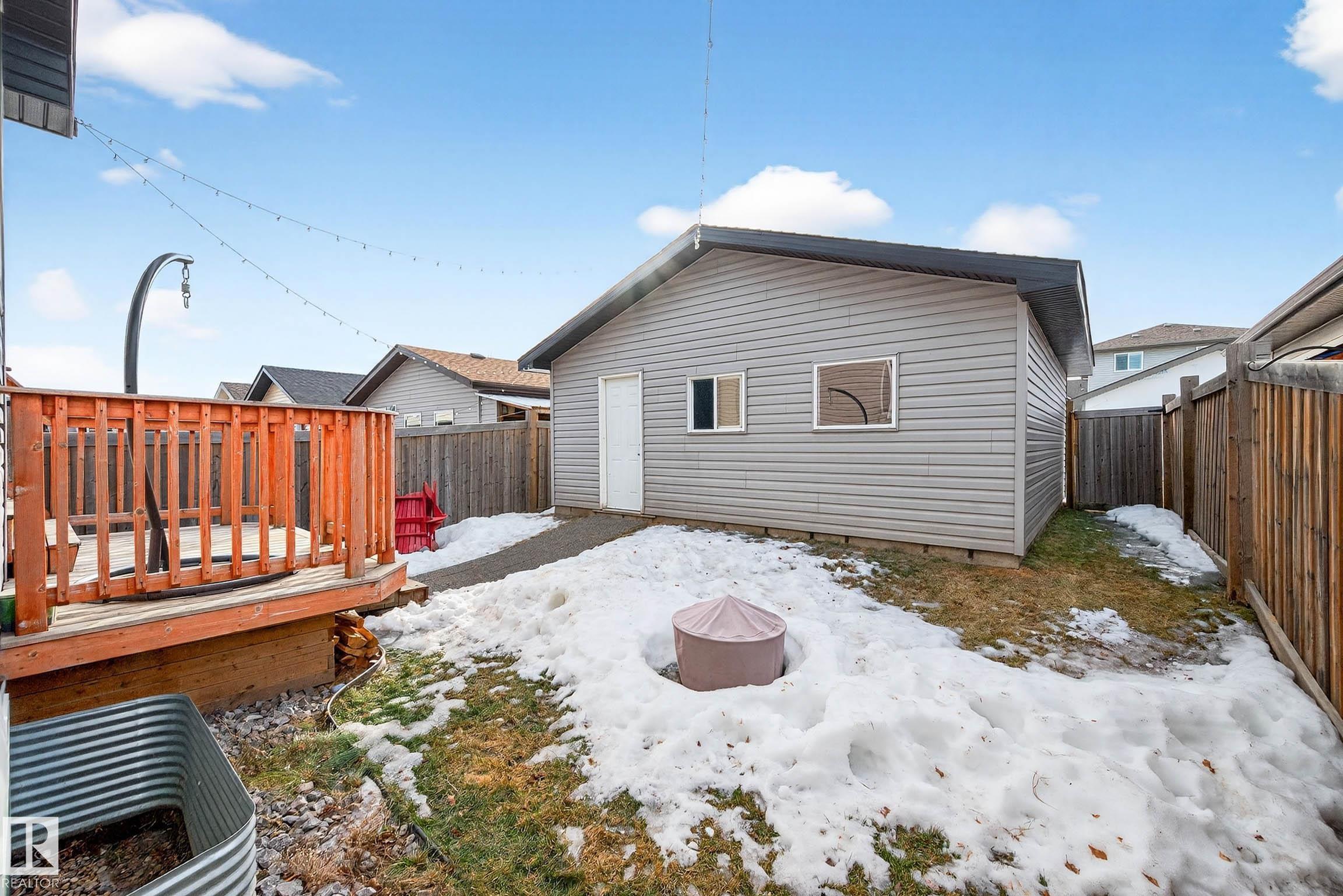 285 MCCONACHIE DR NW