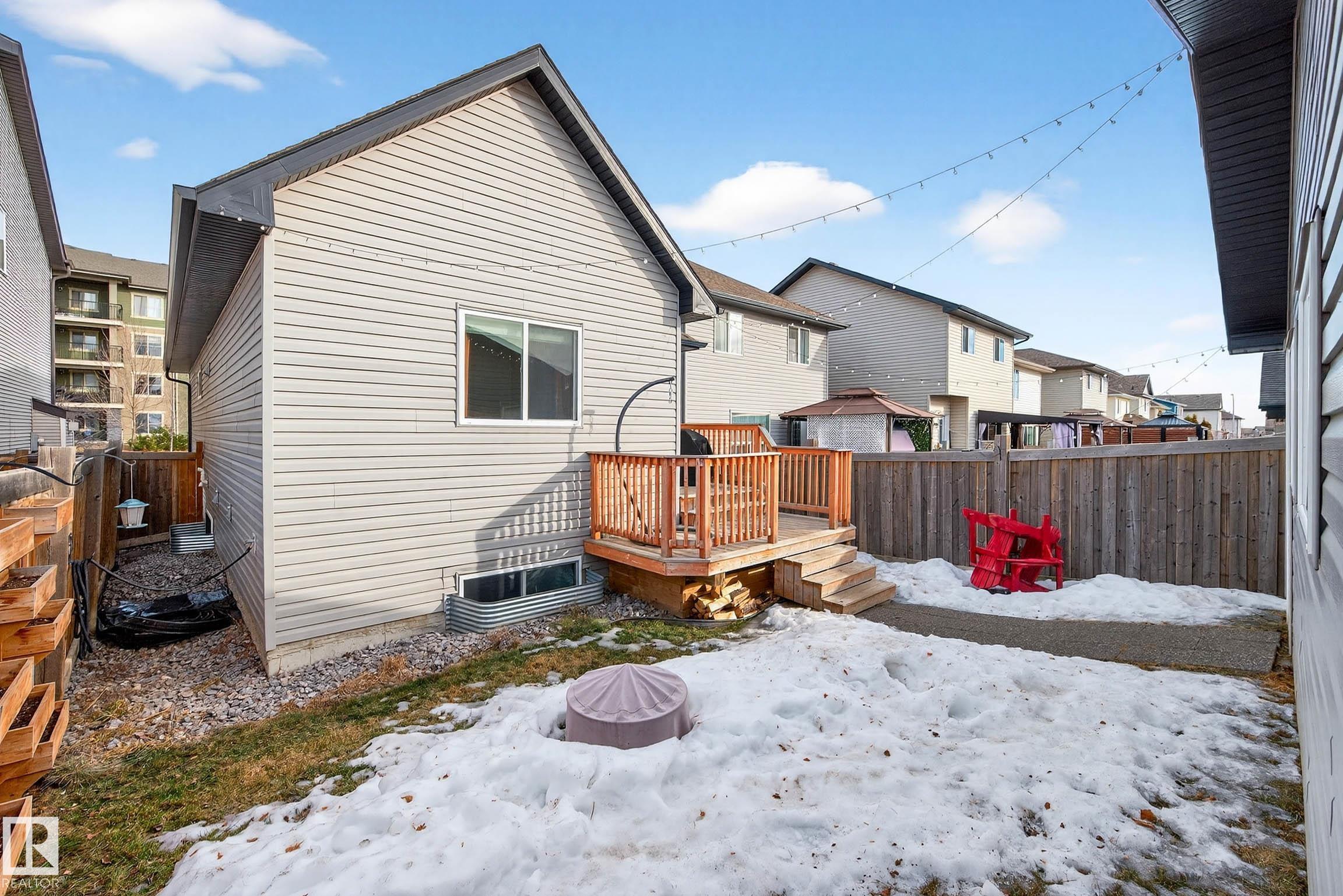 285 MCCONACHIE DR NW