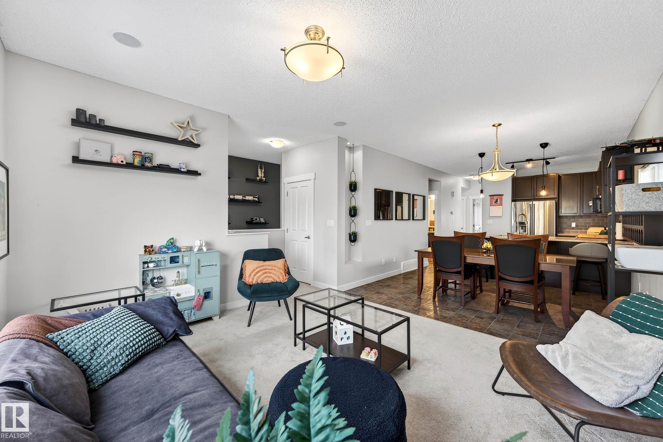 285 MCCONACHIE DR NW