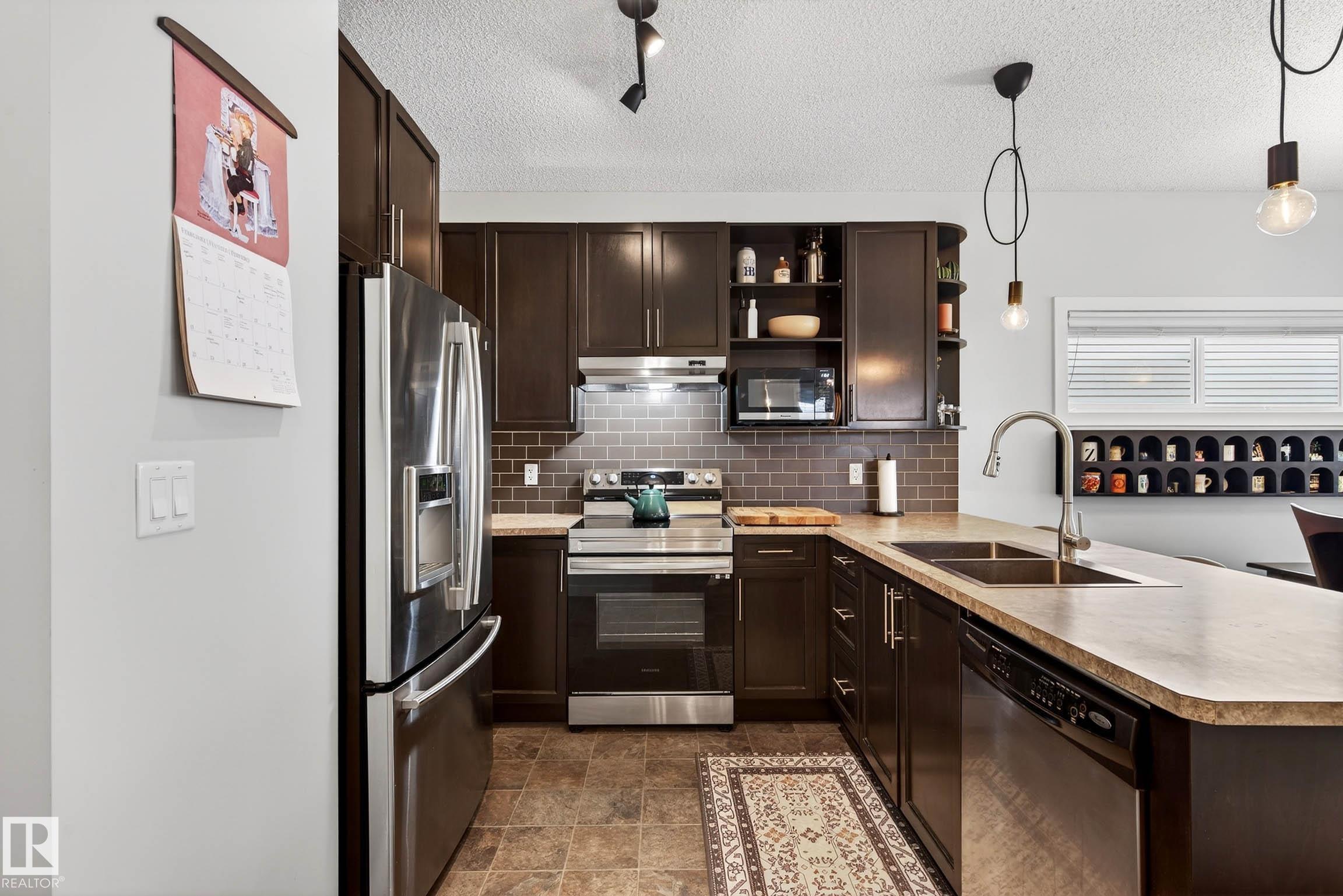 285 MCCONACHIE DR NW