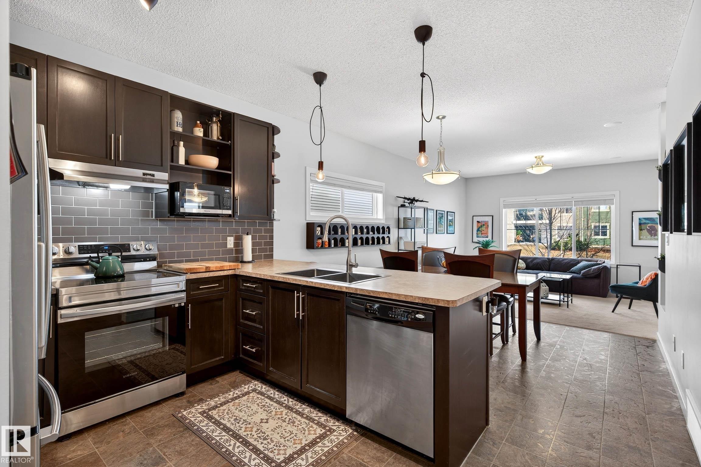 285 MCCONACHIE DR NW