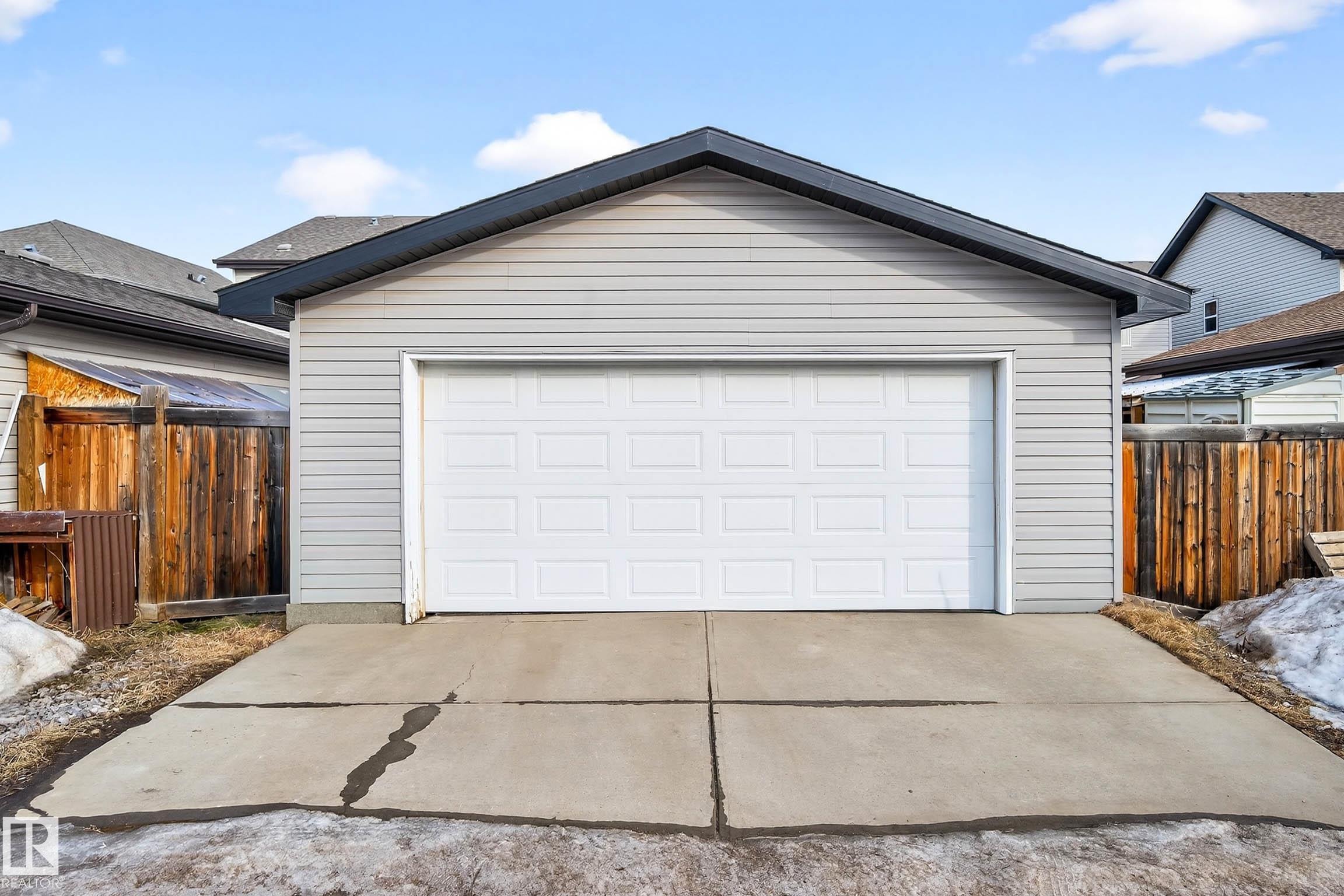 285 MCCONACHIE DR NW