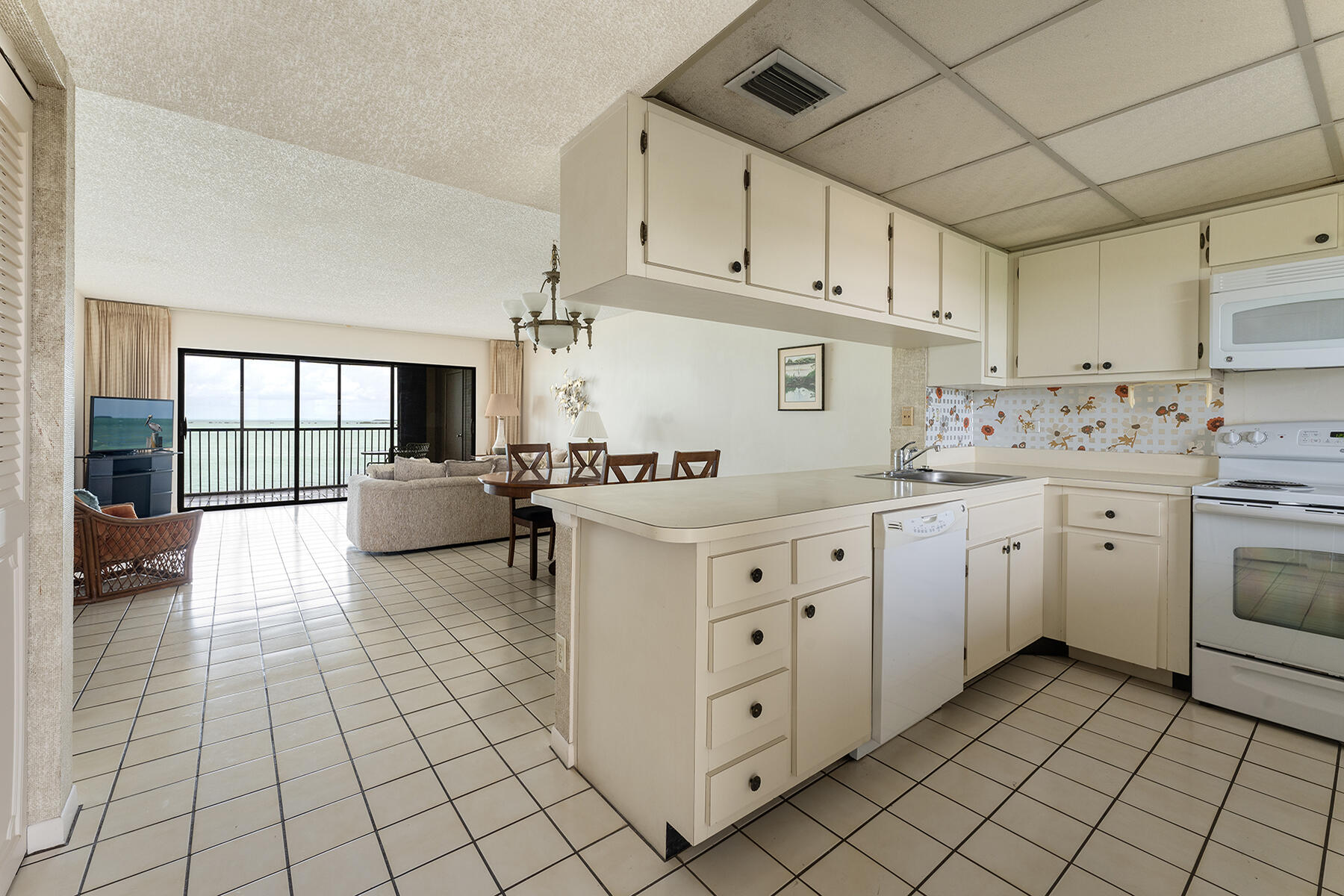 96000 Overseas Highway Unit: X52