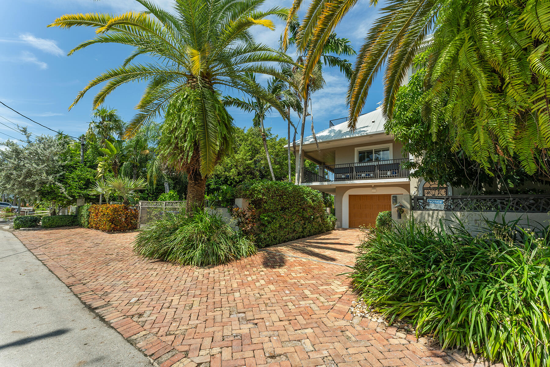 6 North Drive