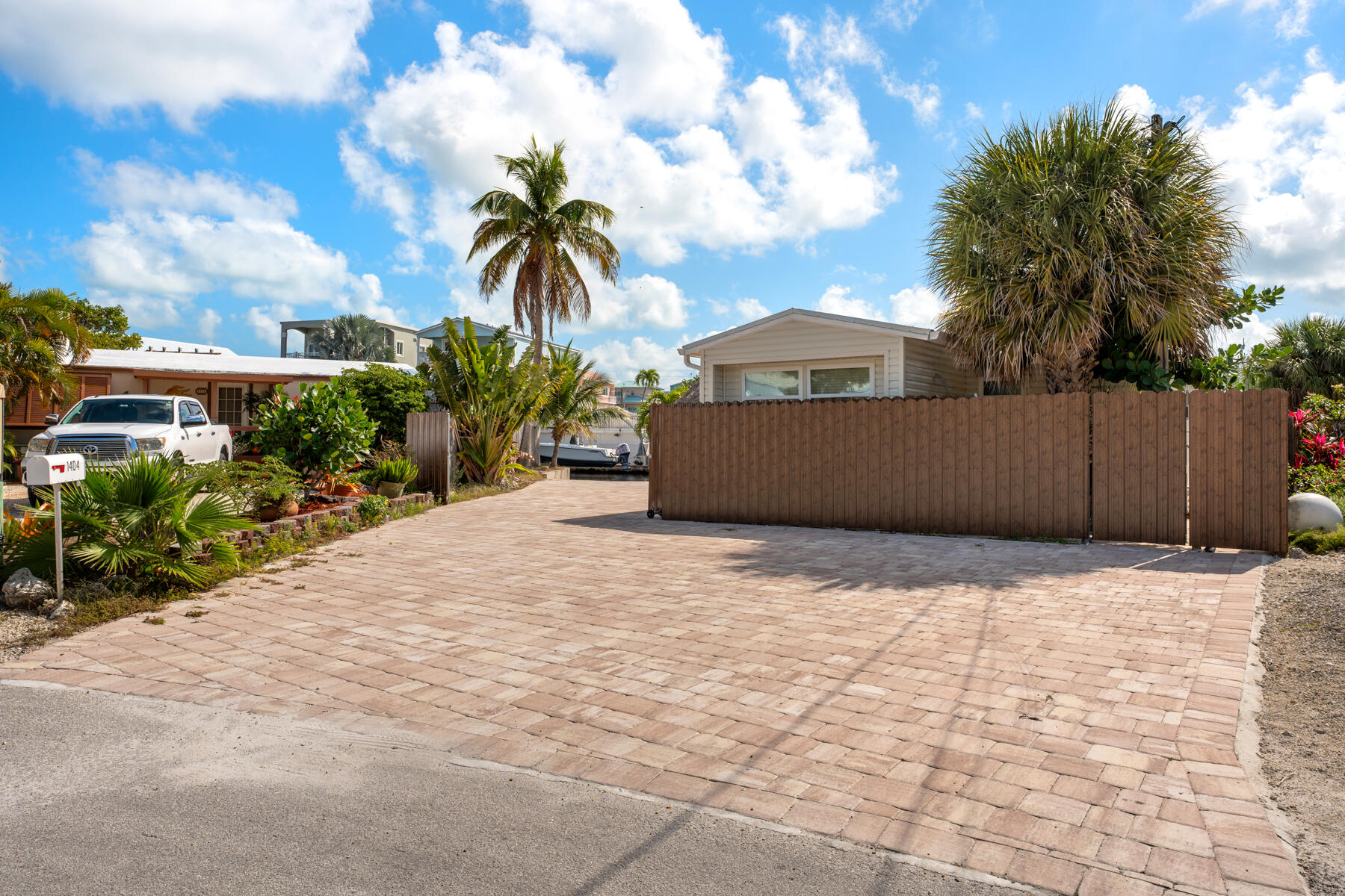 1404 Suffolk Circle