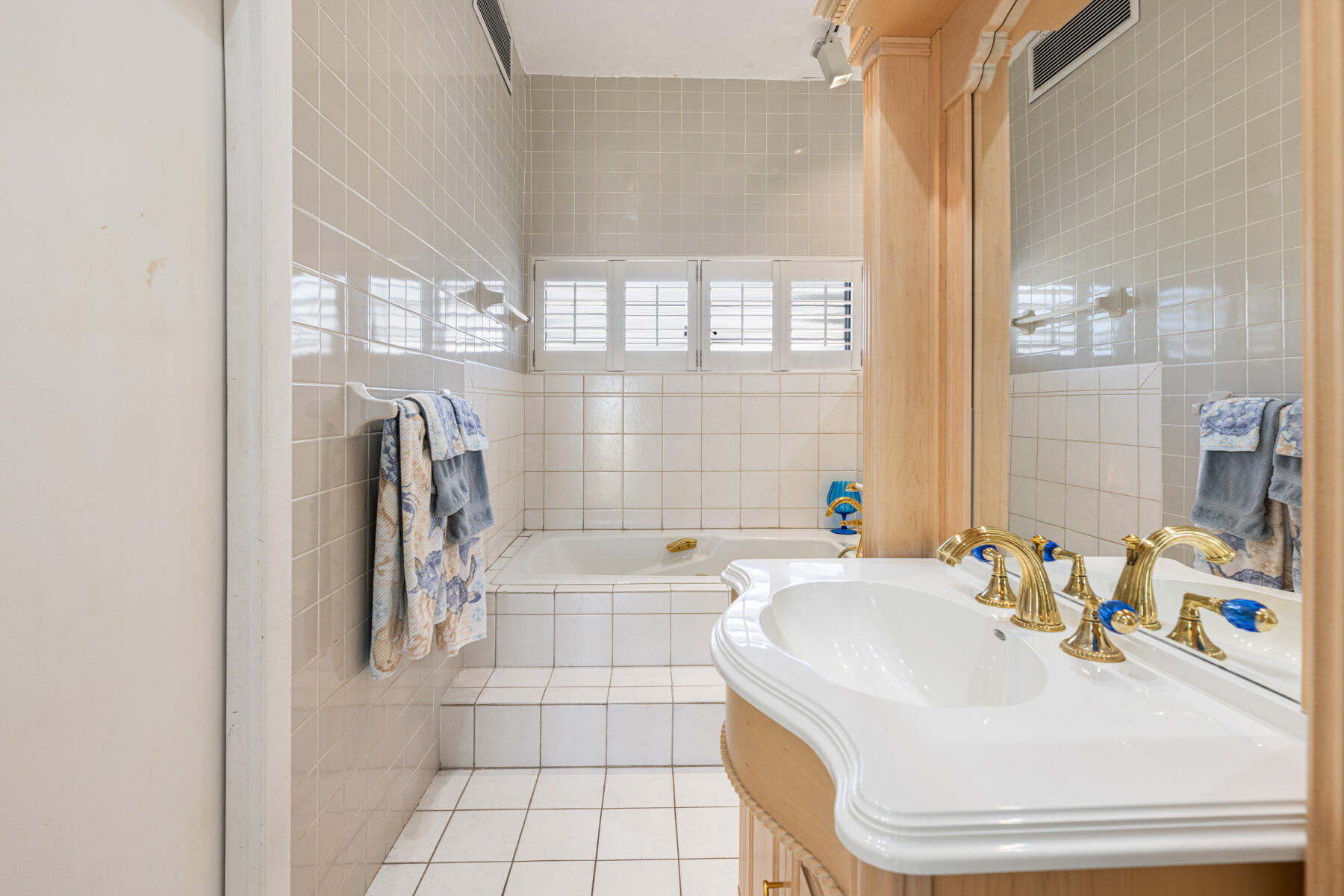 120 Pirates Cove Drive