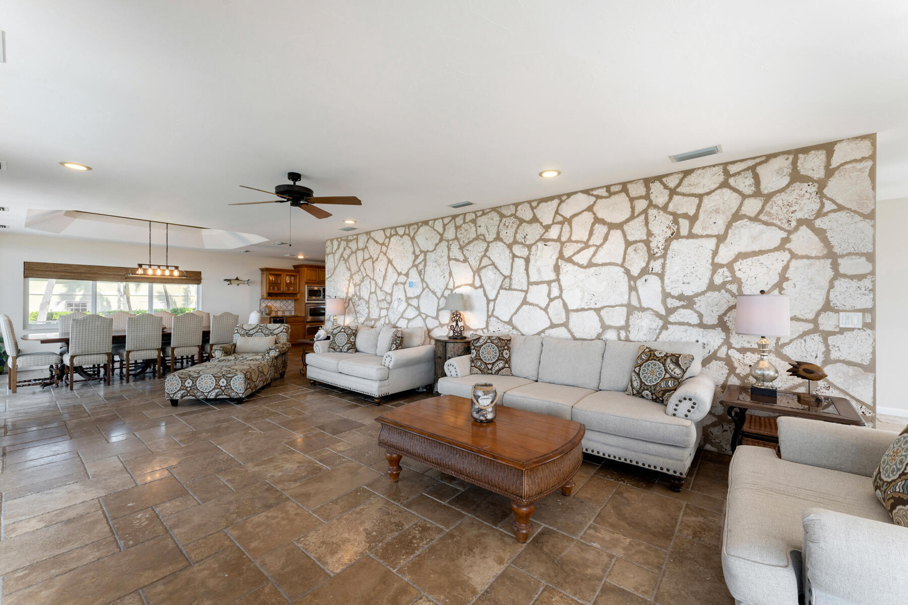 228 W Seaview Circle