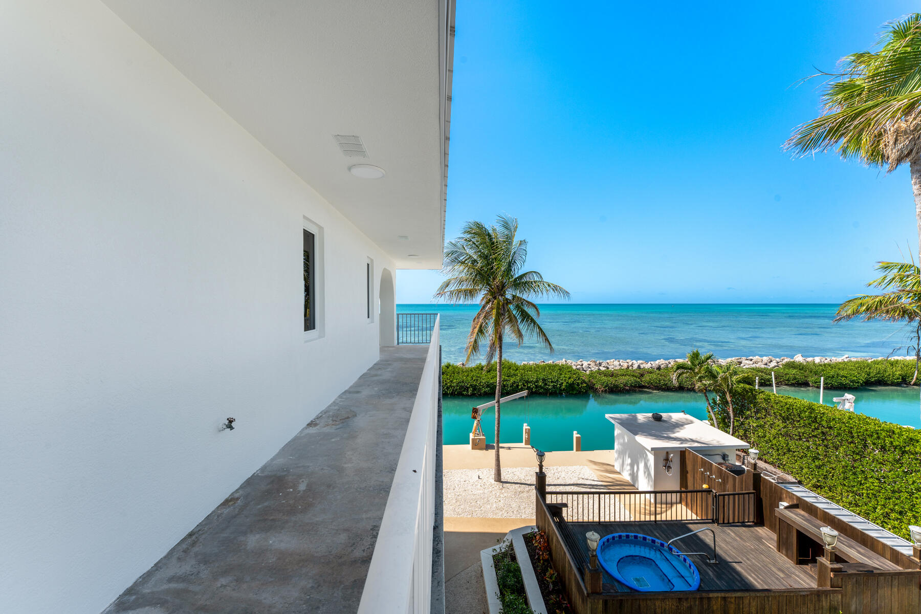 228 W Seaview Circle