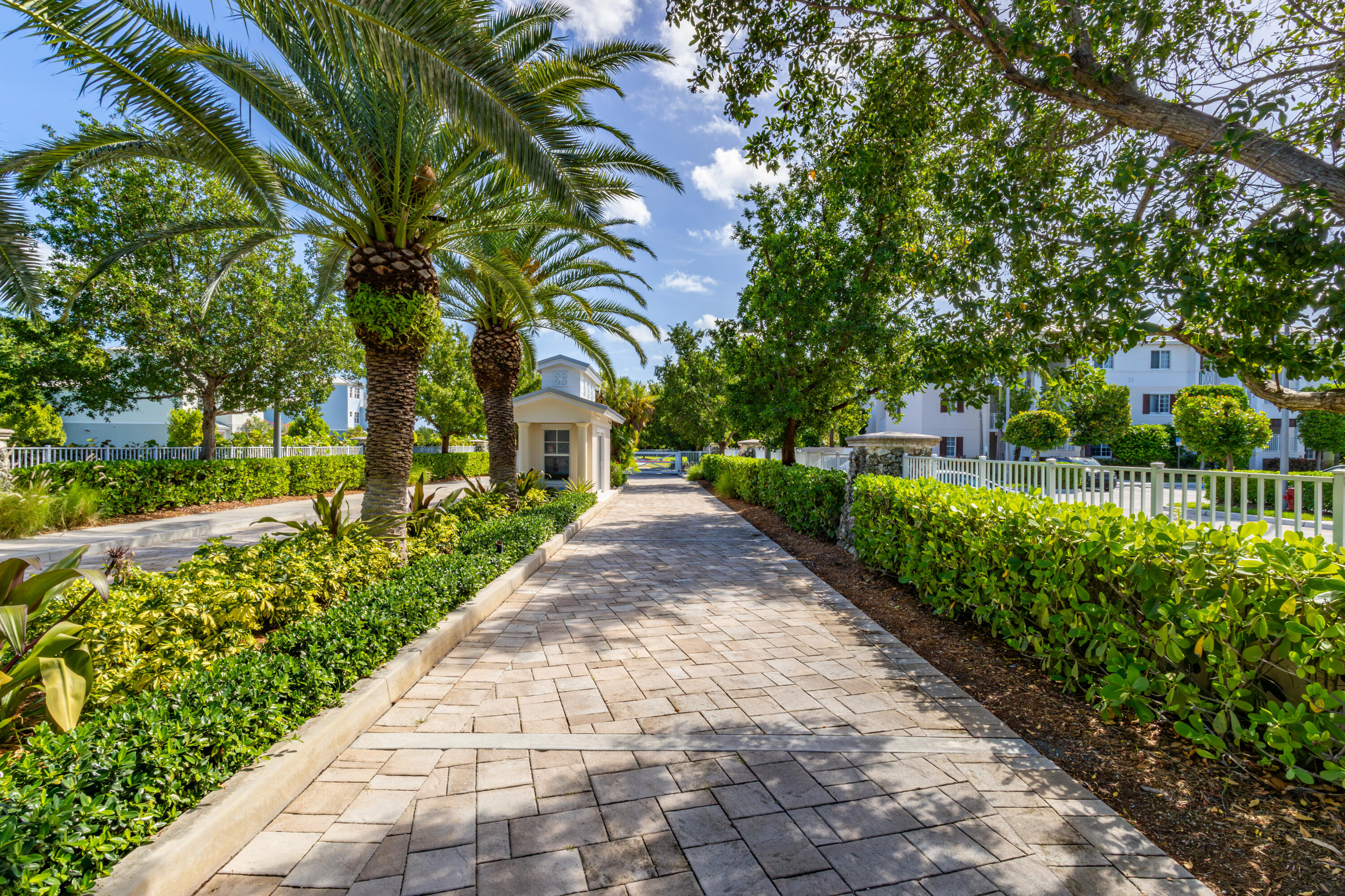 48 E Playa Largo Boulevard