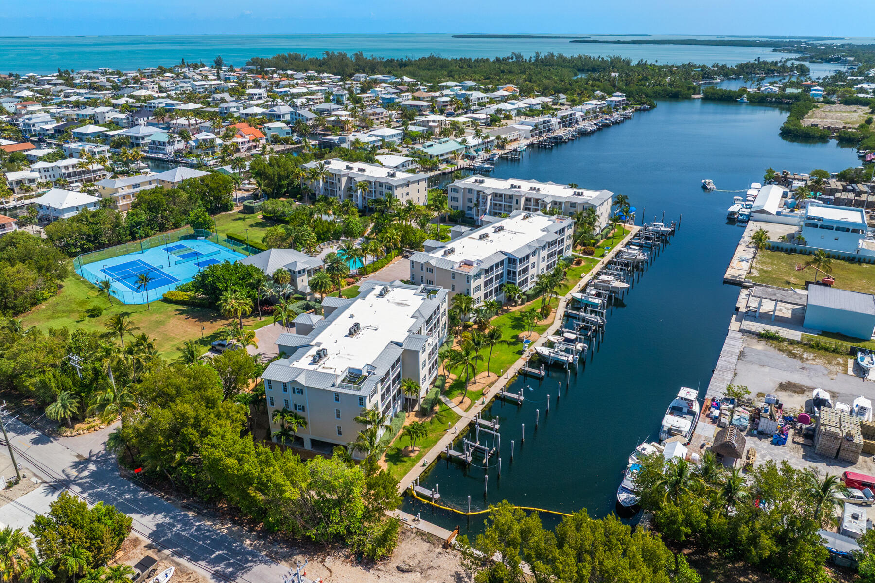 101 Gulfview Drive 204 & 30' boat slip with lift