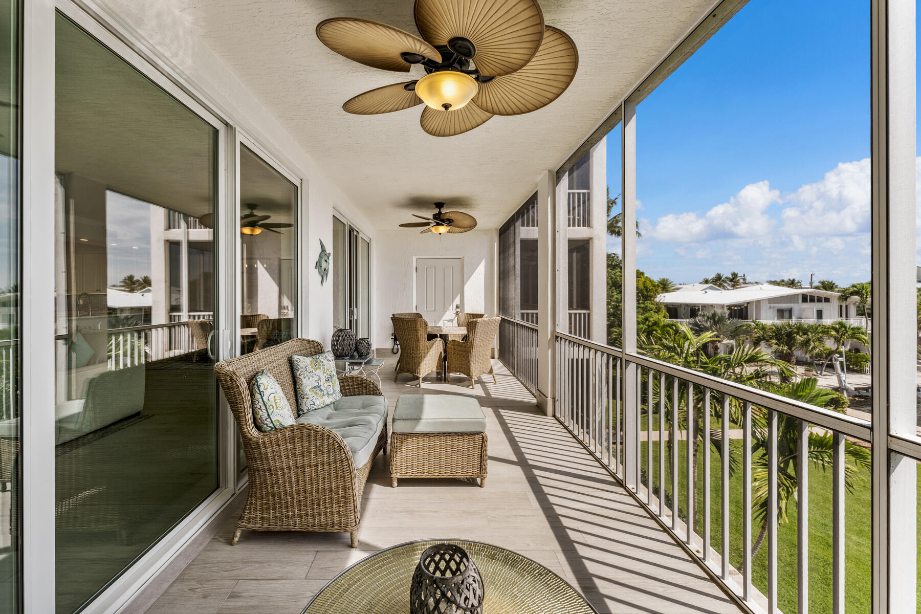 101 Gulfview Drive 204 & 30' boat slip with lift