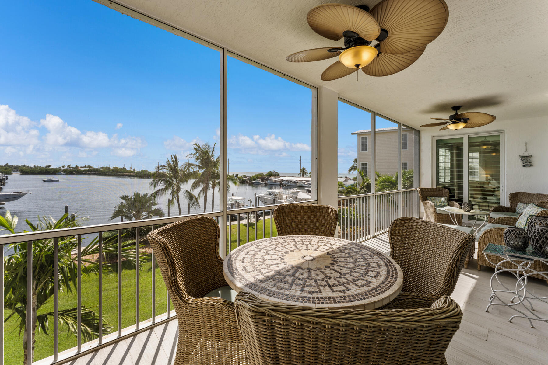 101 Gulfview Drive 204 & 30' boat slip with lift