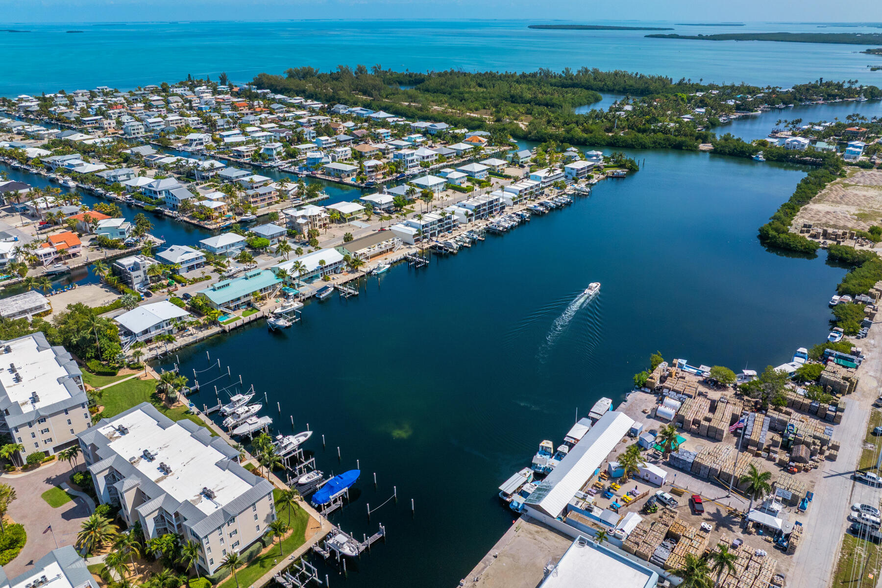 101 Gulfview Drive 204 & 30' boat slip with lift