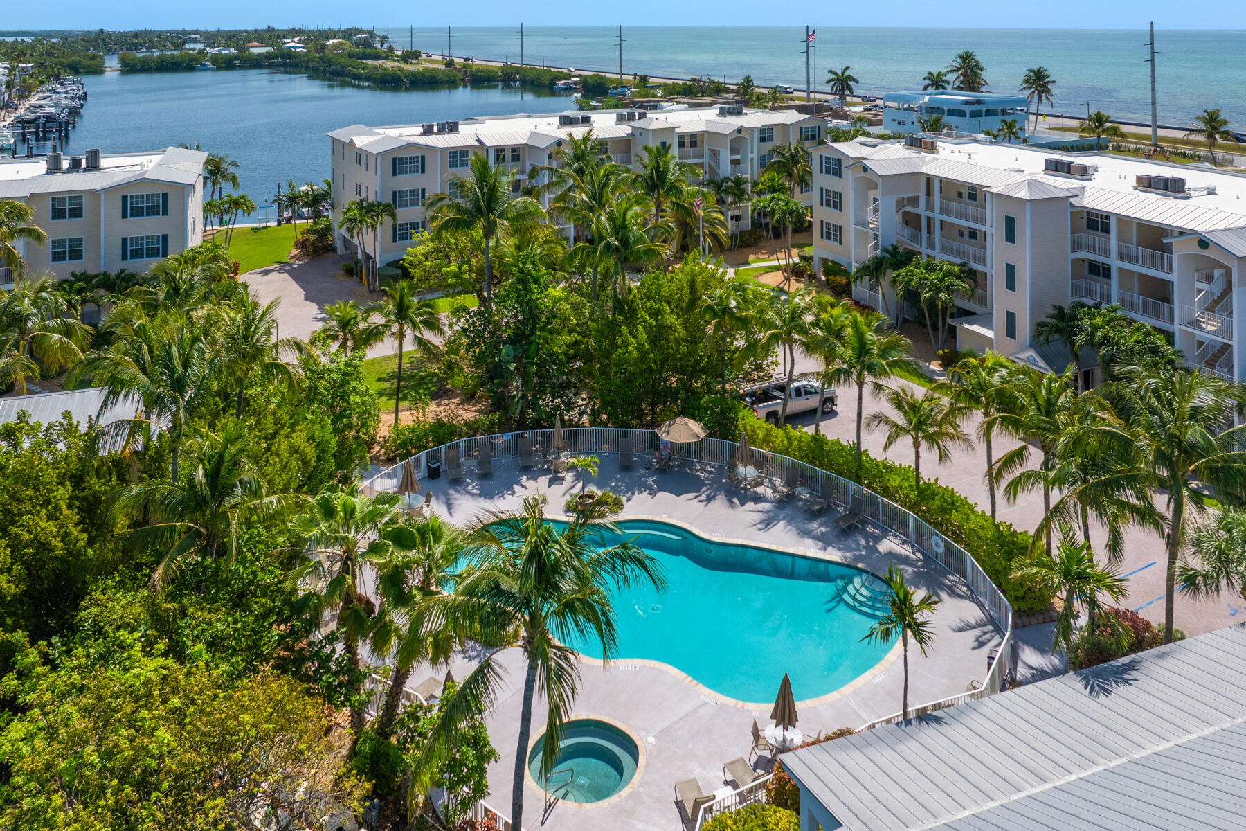 101 Gulfview Drive 204 & 30' boat slip with lift