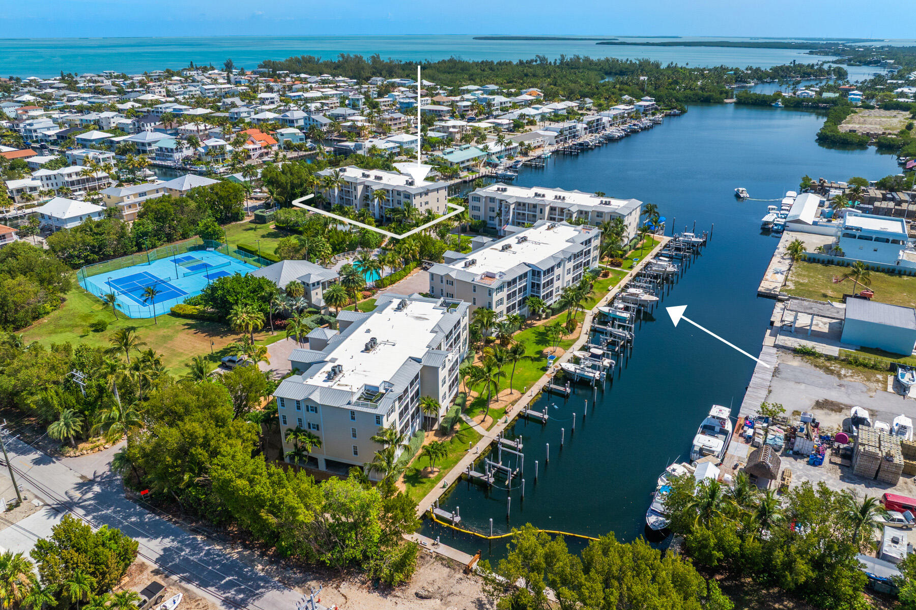 101 Gulfview Drive 204 & 30' boat slip with lift