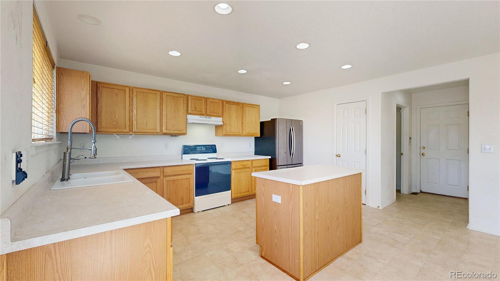 3810 E 92nd Place