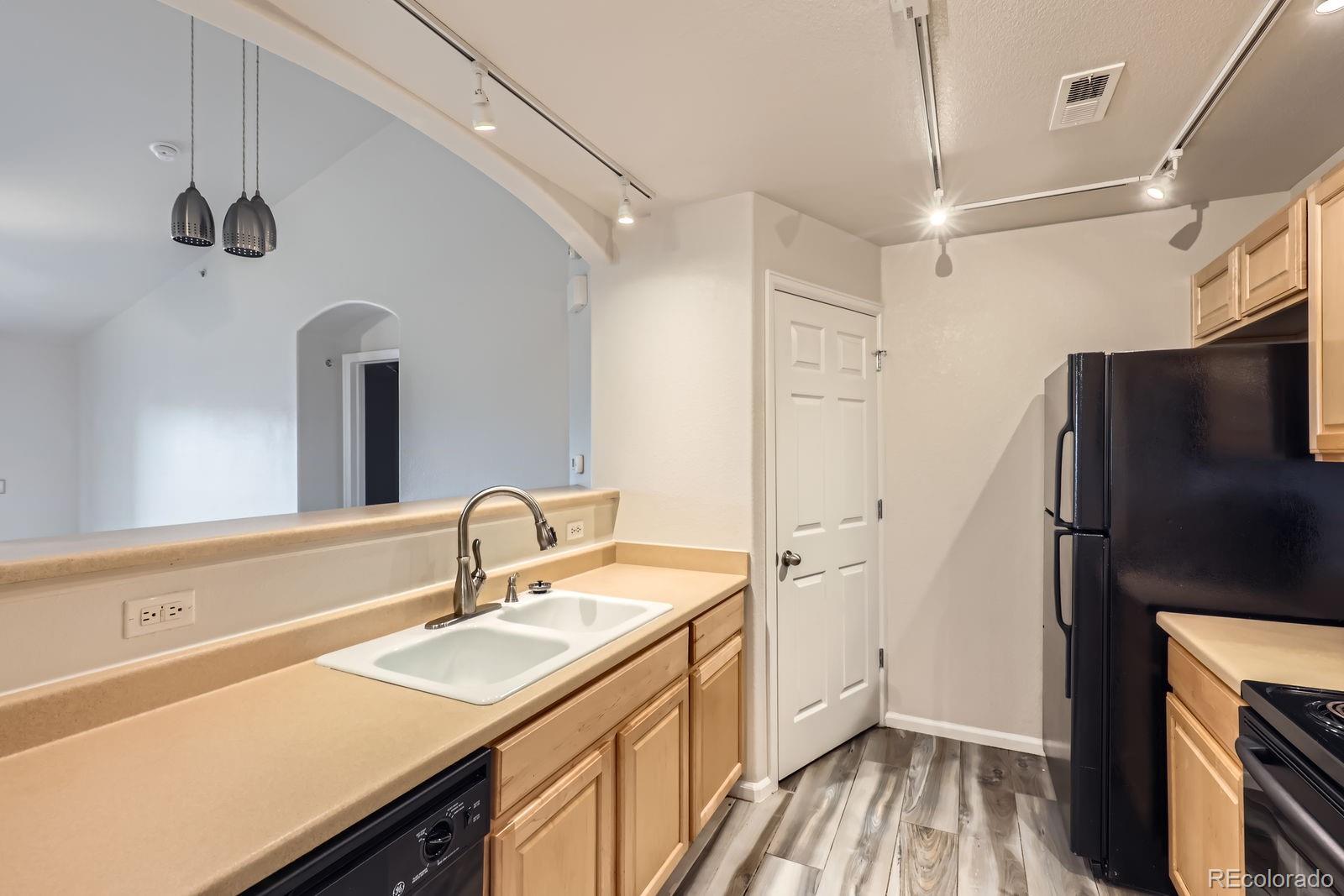 5255 Memphis Street Unit: 224