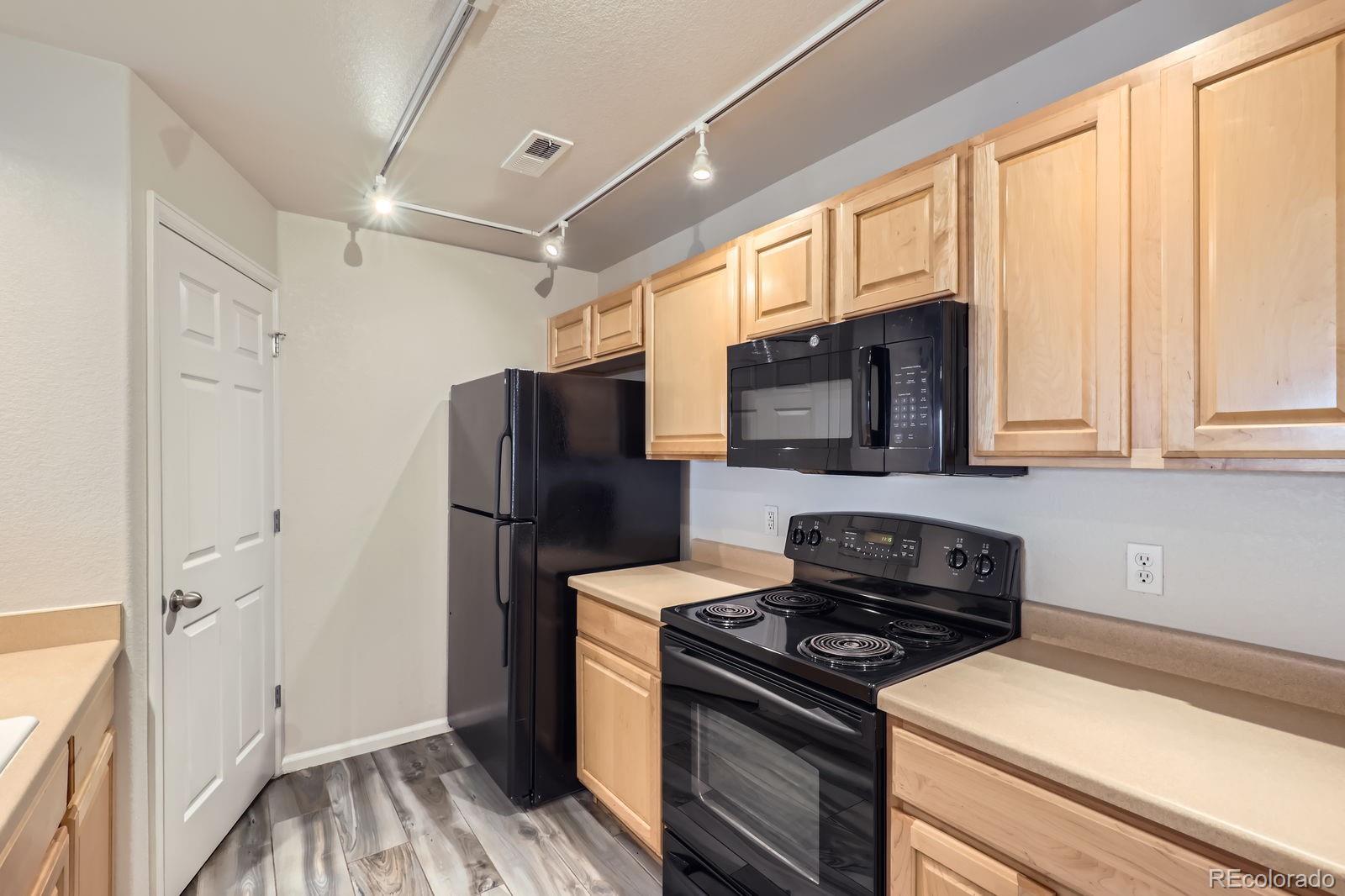 5255 Memphis Street Unit: 224
