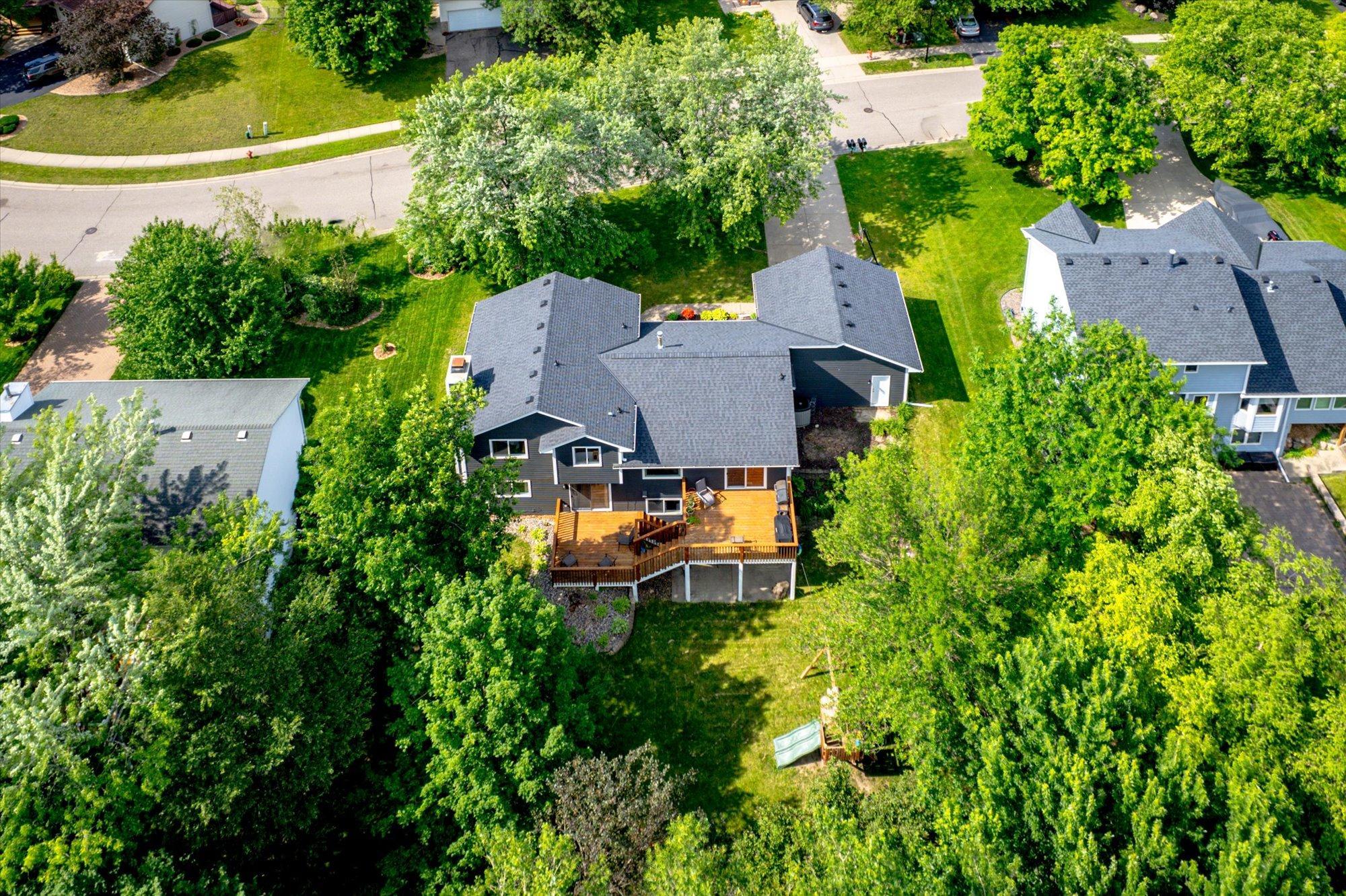 993 Bluff Pass S