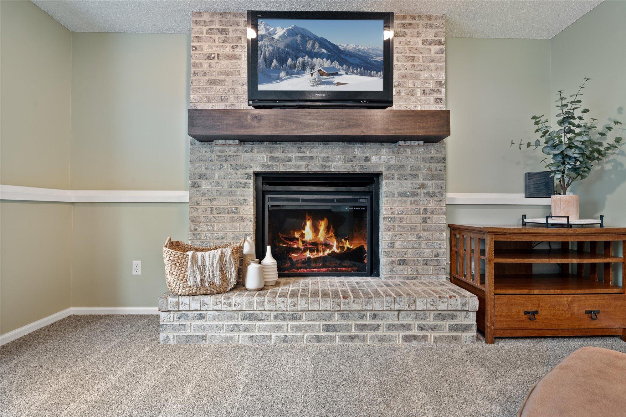 993 Bluff Pass S