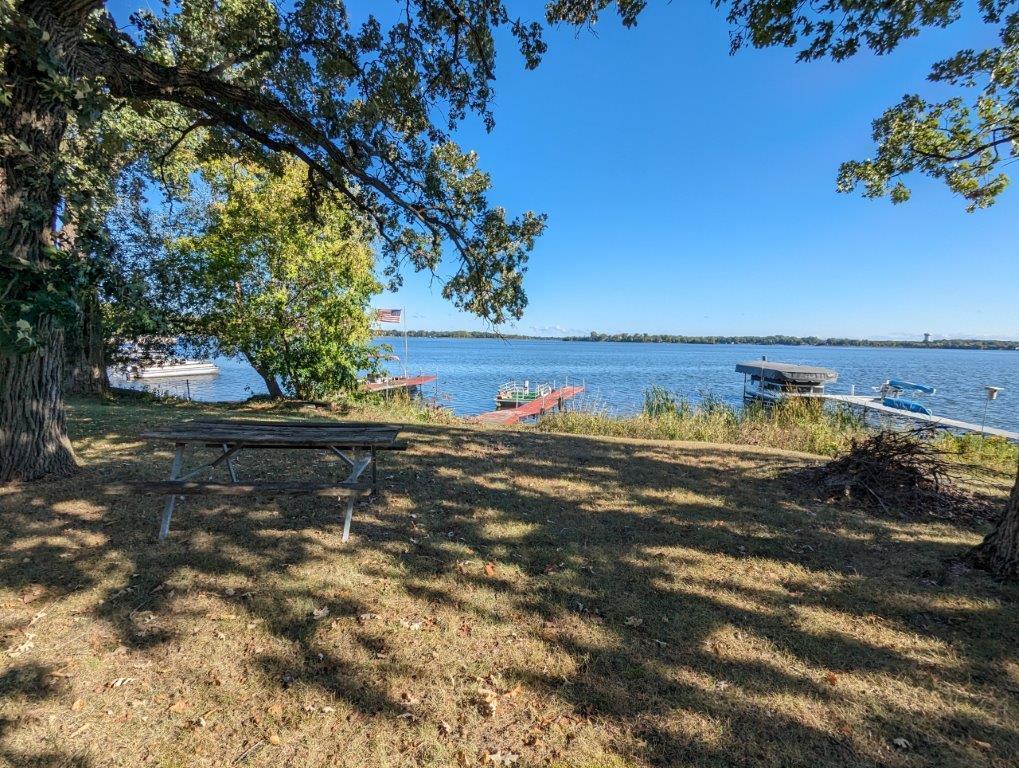 5253 W Bald Eagle Boulevard