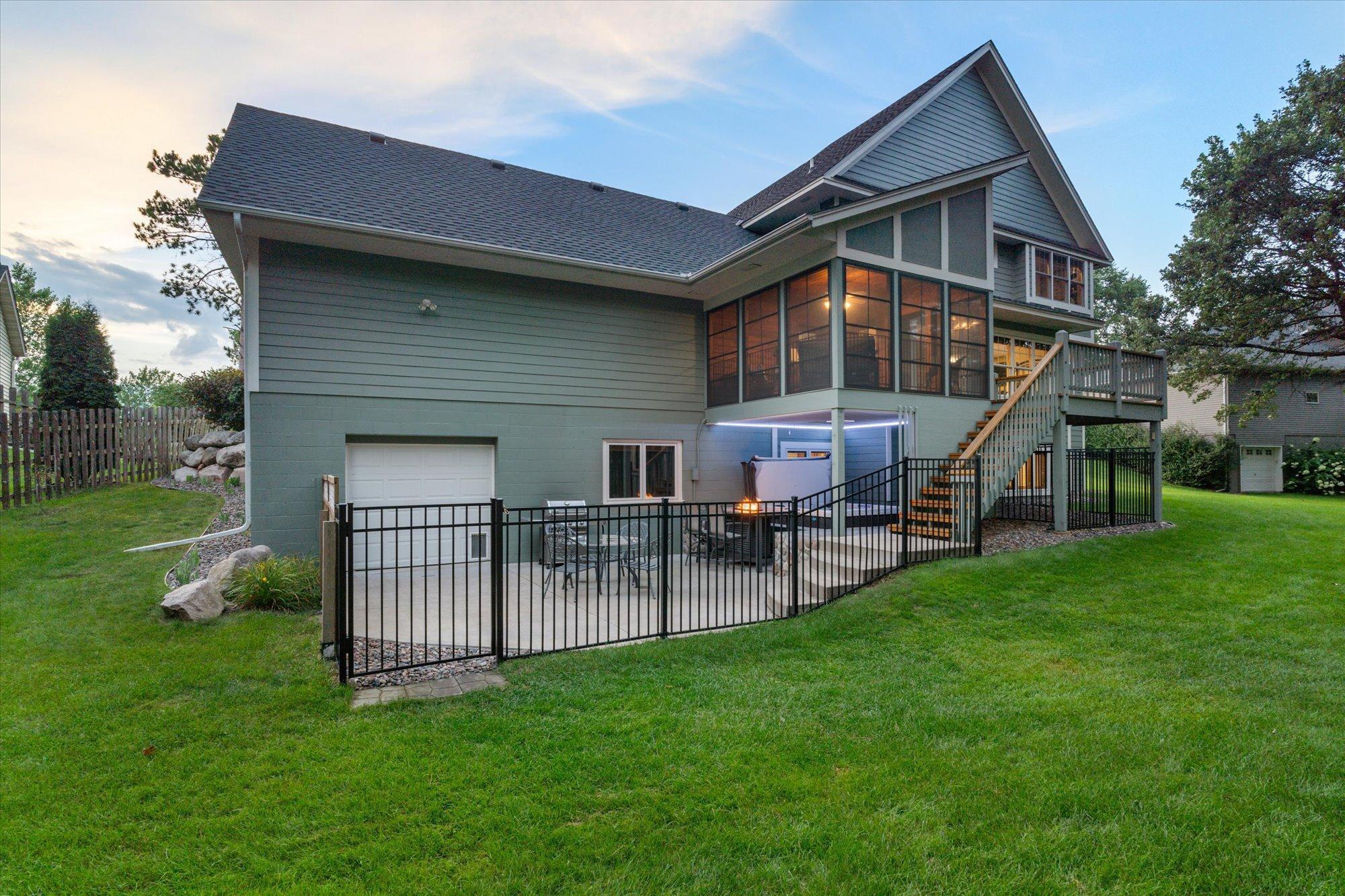 18647 Lander Street NW