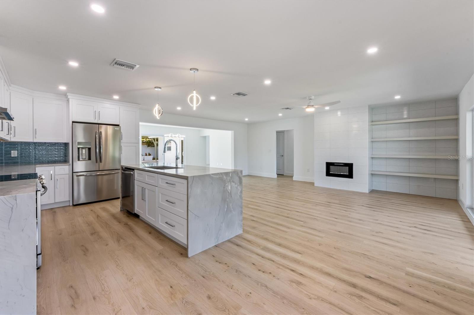6403 1ST AVE W