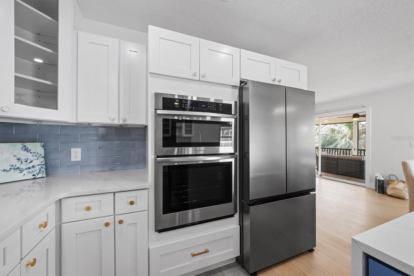 127 CRESCENT DR