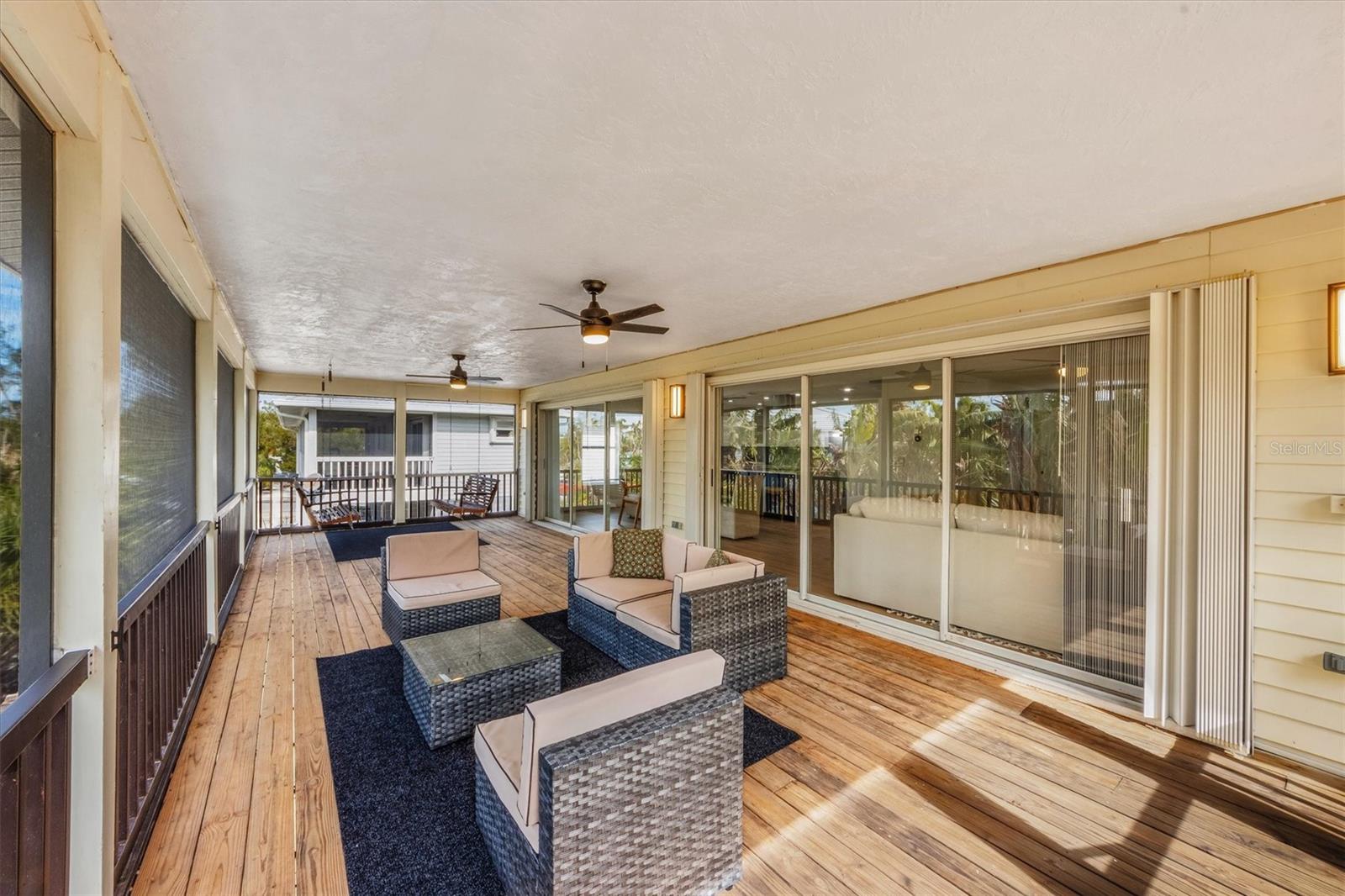 127 CRESCENT DR